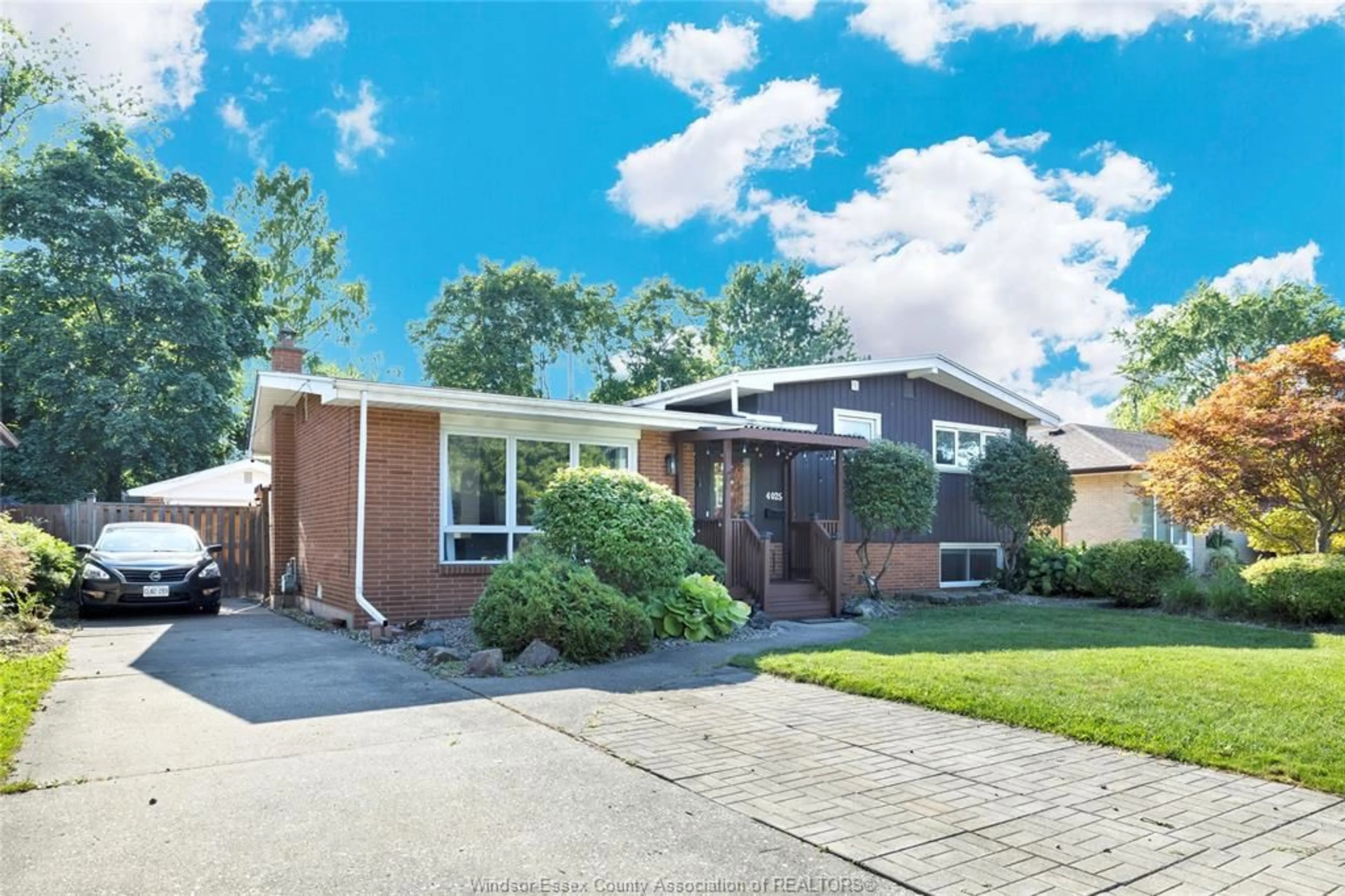 Home with brick exterior material, street for 4025 MOUNT ROYAL, Windsor Ontario N9G 2C1