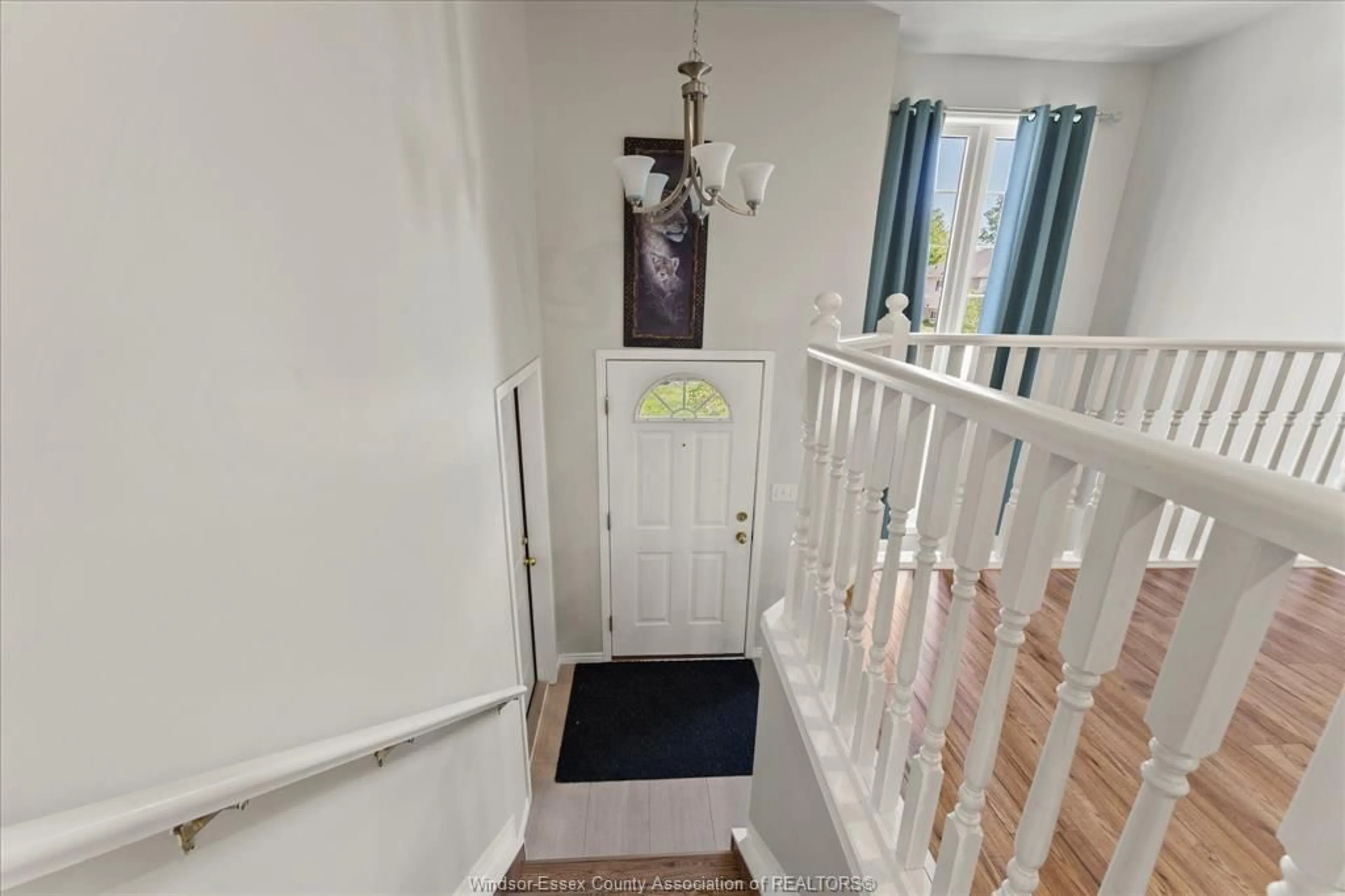 Indoor entryway for 4135 St. Clair, LaSalle Ontario N9H 2N5