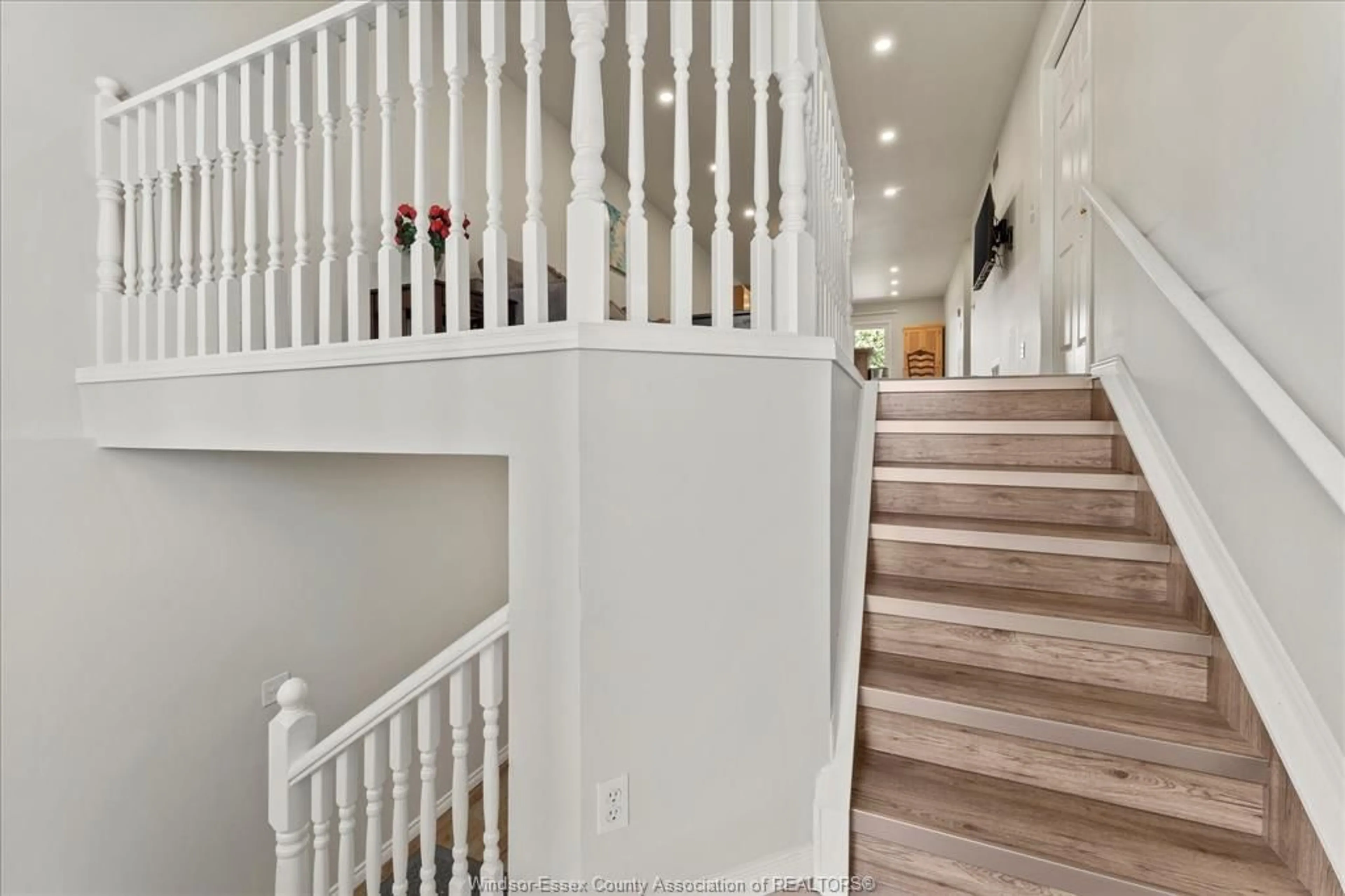 Stairs for 4135 St. Clair, LaSalle Ontario N9H 2N5