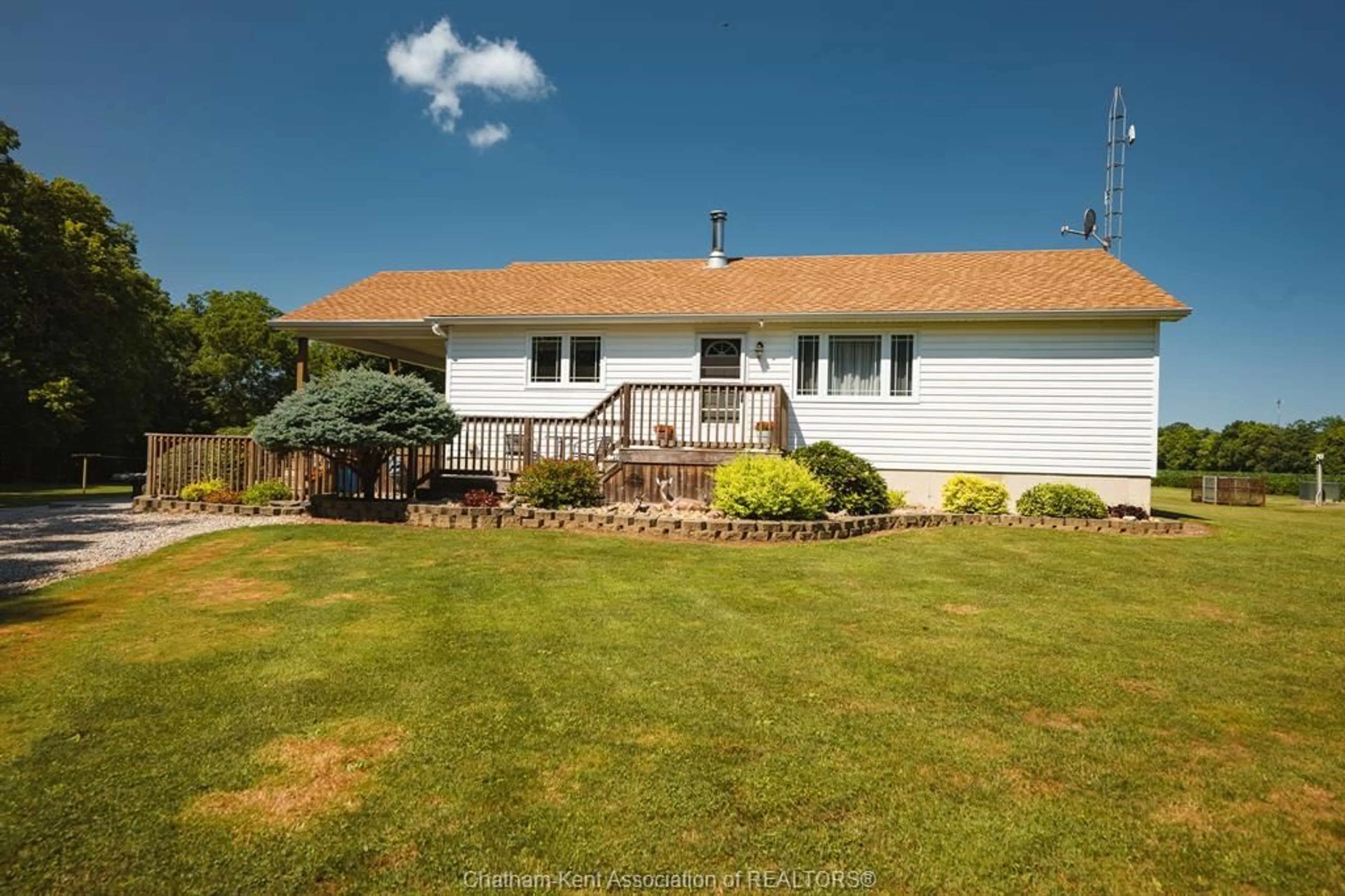 A pic from outside/outdoor area/front of a property/back of a property/a pic from drone, water/lake/river/ocean view for 29712 ESTERVILLE Rd, Dresden Ontario N0P 1M0