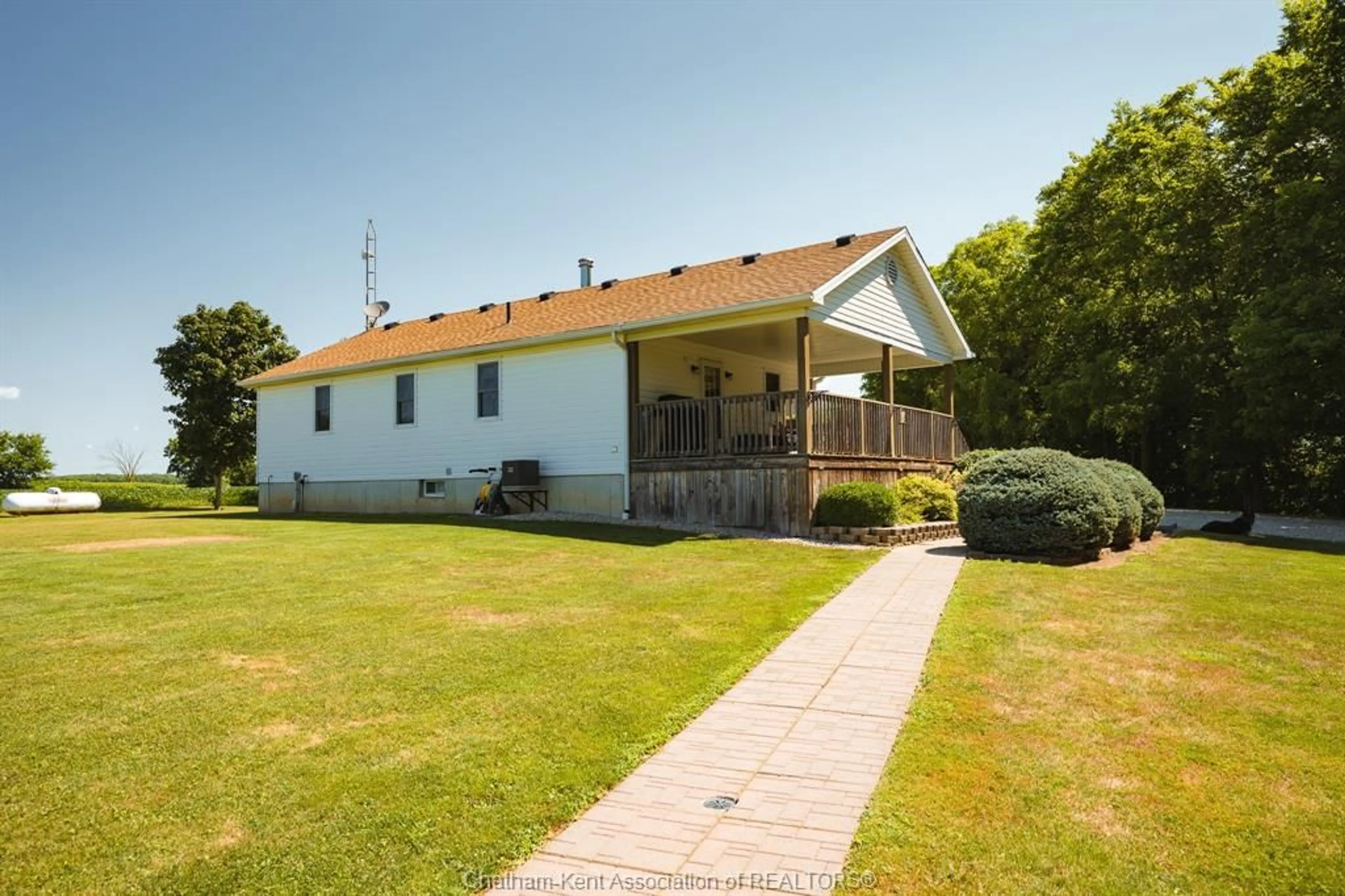 A pic from outside/outdoor area/front of a property/back of a property/a pic from drone, unknown for 29712 ESTERVILLE Rd, Dresden Ontario N0P 1M0