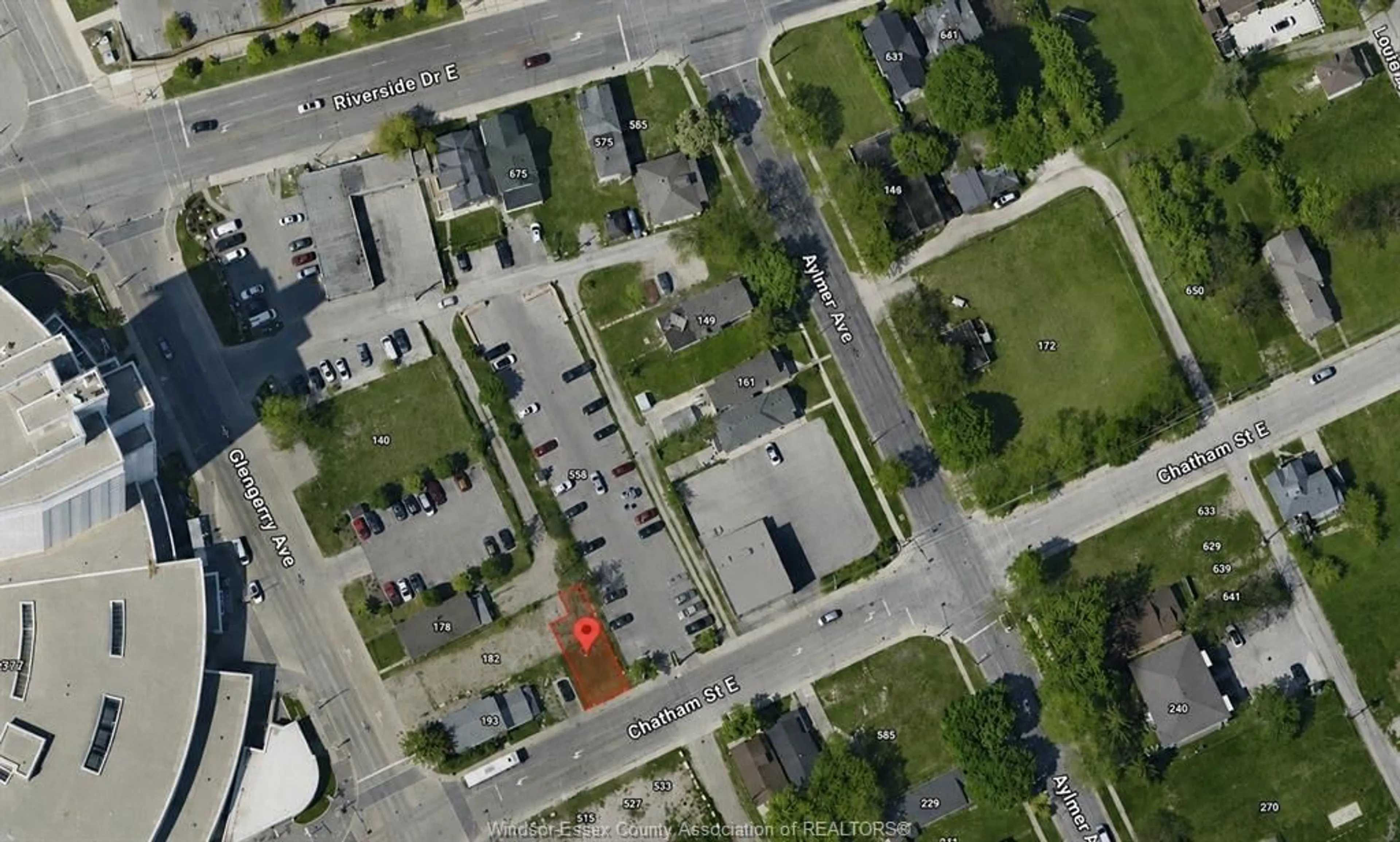 A pic from outside/outdoor area/front of a property/back of a property/a pic from drone, street for 532 CHATHAM St, Windsor Ontario N9A 2X1