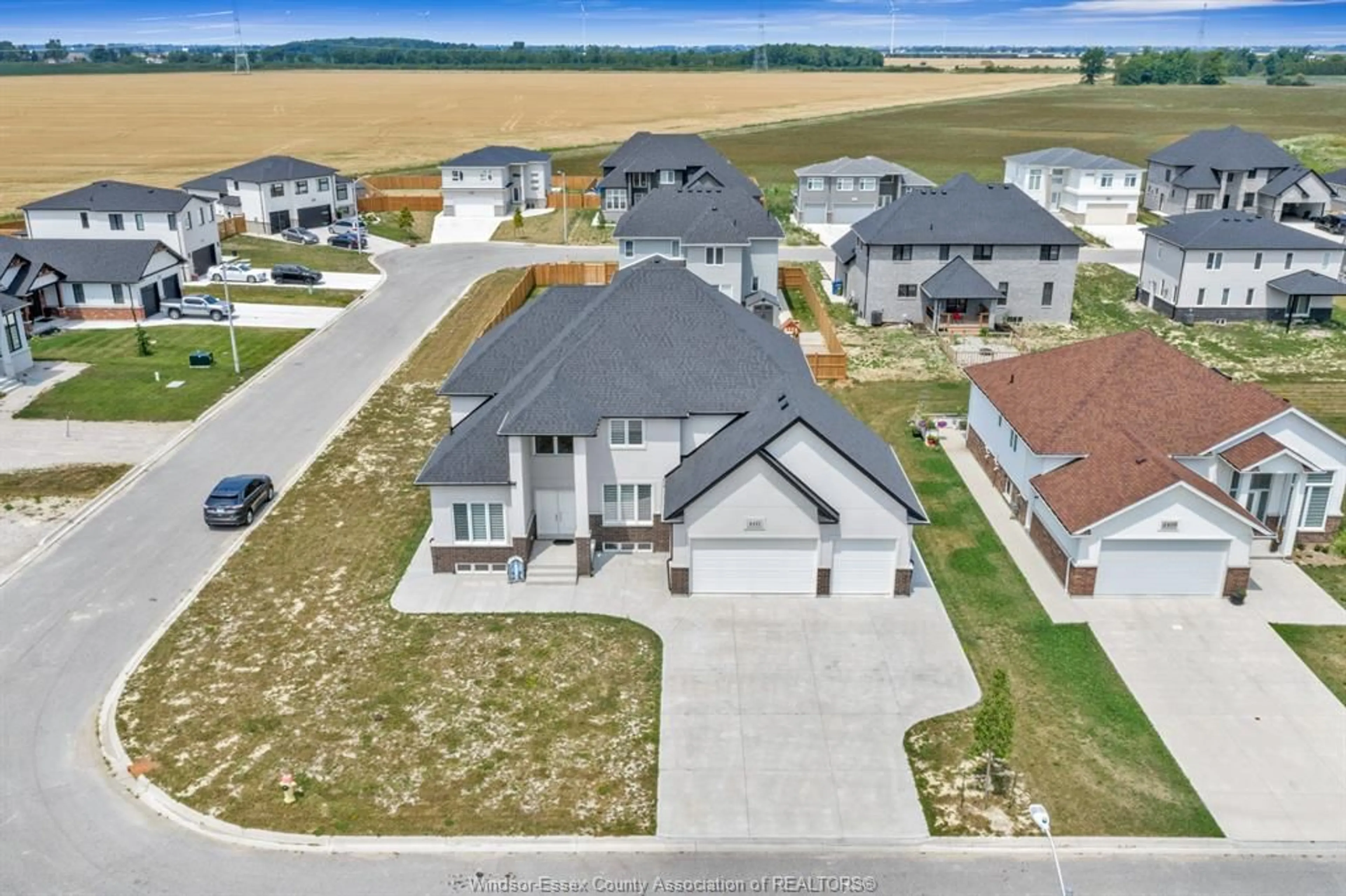 A pic from outside/outdoor area/front of a property/back of a property/a pic from drone, street for 4411 BELMONT Ave, Lakeshore Ontario N0P 1J0