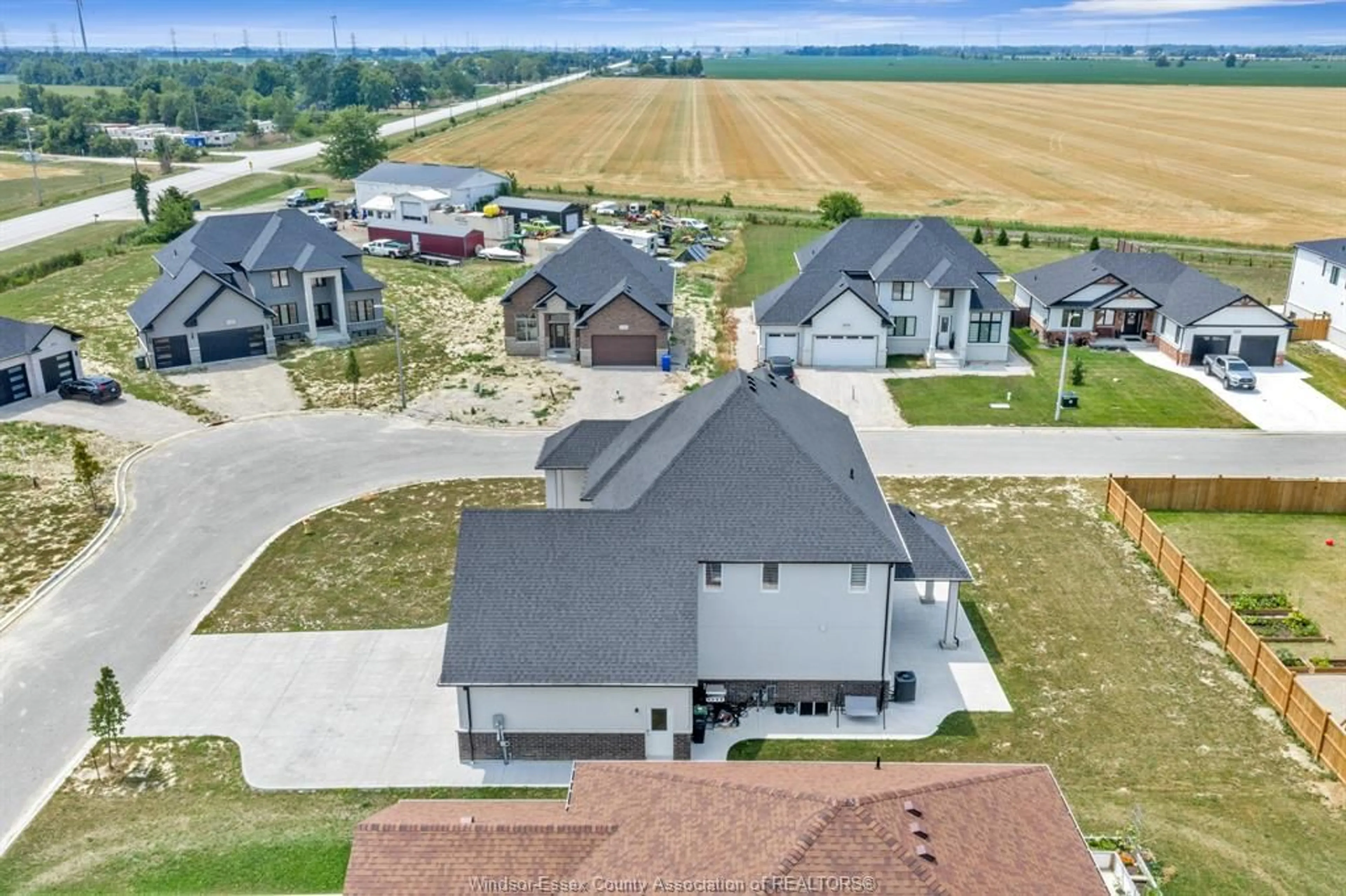 A pic from outside/outdoor area/front of a property/back of a property/a pic from drone, street for 4411 BELMONT Ave, Lakeshore Ontario N0P 1J0