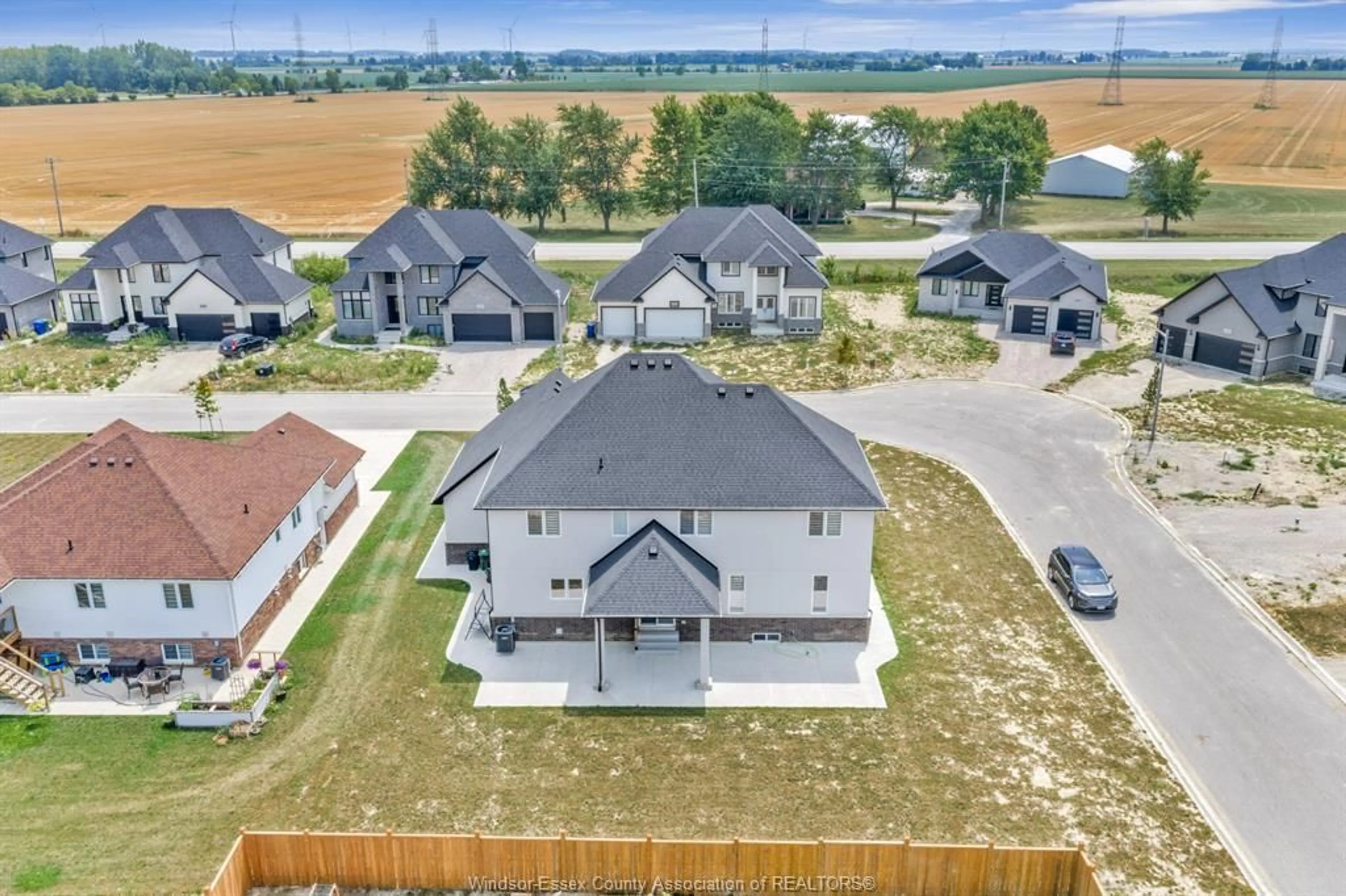 A pic from outside/outdoor area/front of a property/back of a property/a pic from drone, unknown for 4411 BELMONT Ave, Lakeshore Ontario N0P 1J0