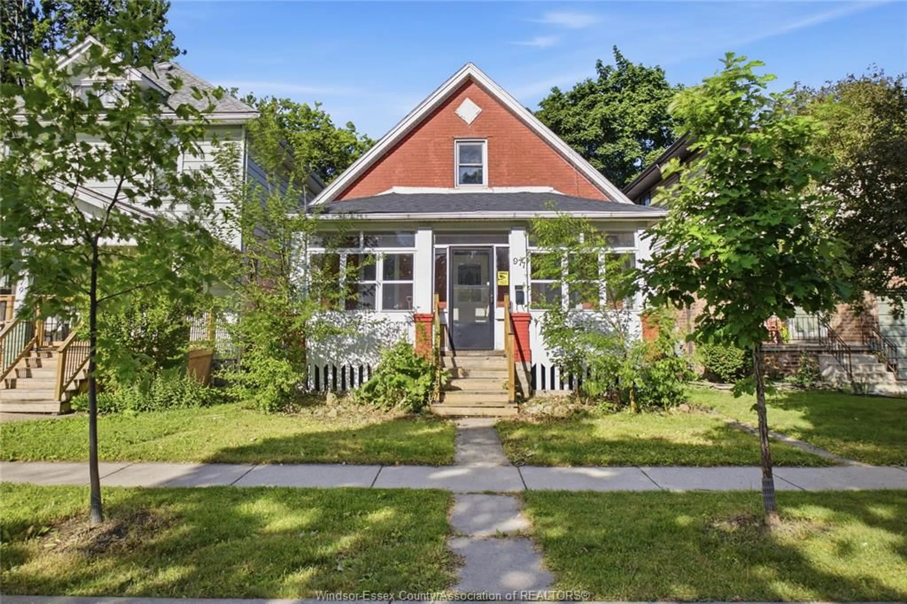 Home with brick exterior material, street for 977 GLADSTONE, Windsor Ontario N9A 2R5
