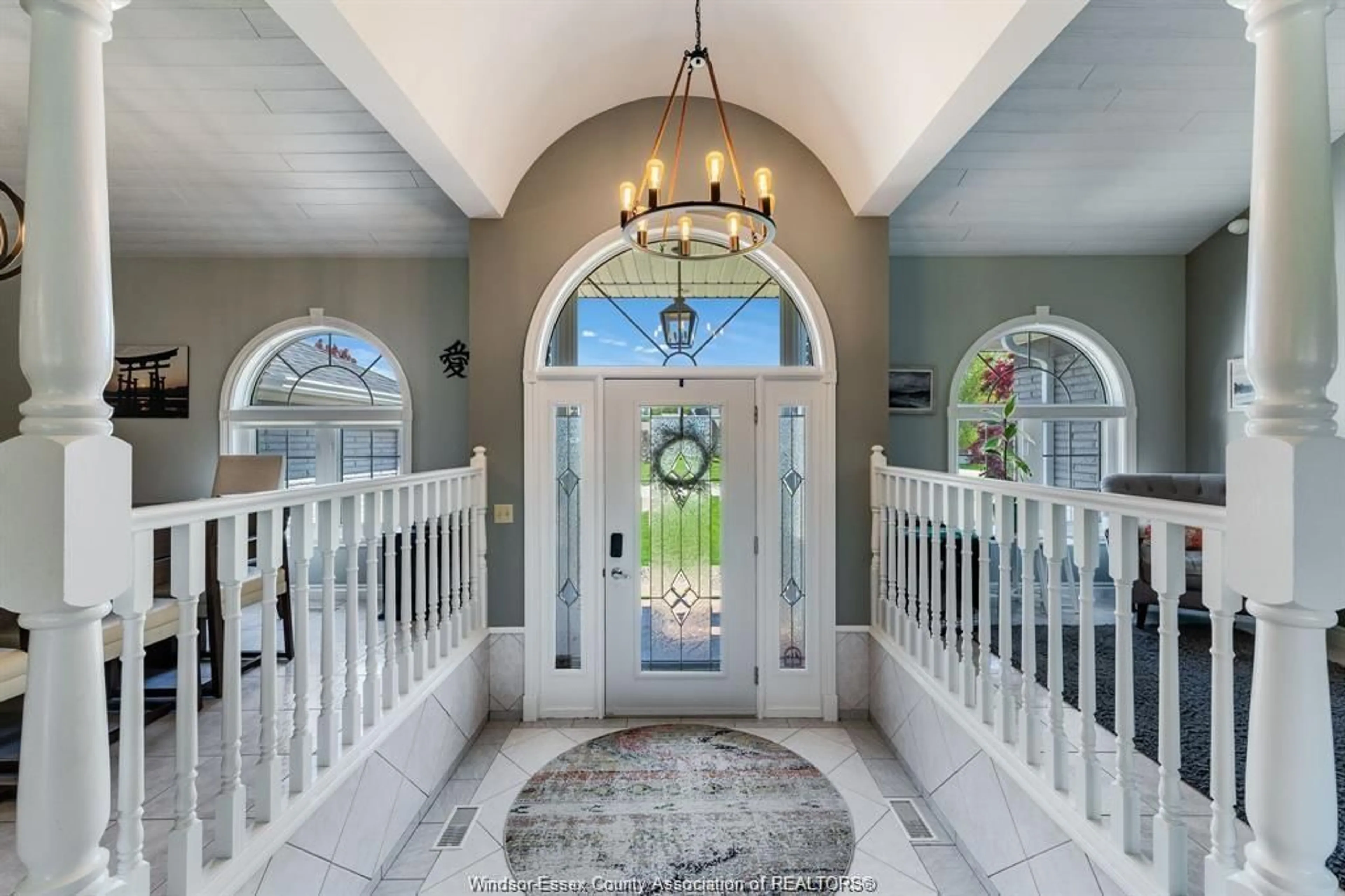 Indoor entryway for 986 PORRONE Dr, Kingsville Ontario N9Y 3Y9
