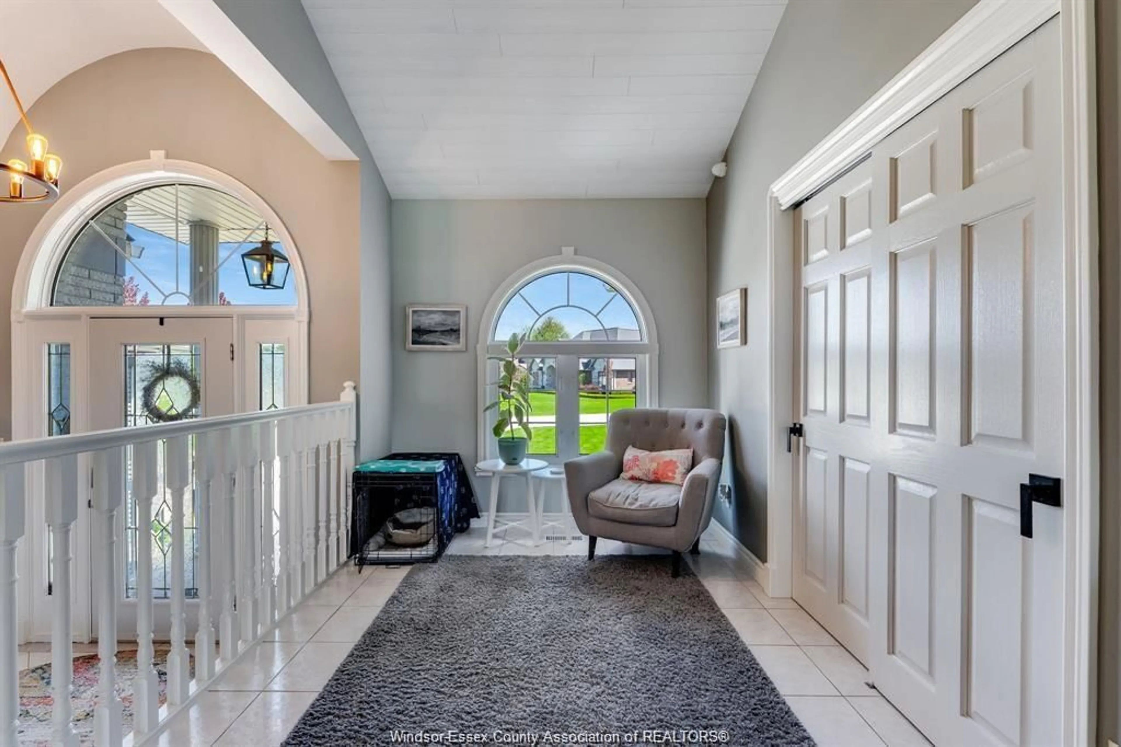 Indoor entryway for 986 PORRONE Dr, Kingsville Ontario N9Y 3Y9
