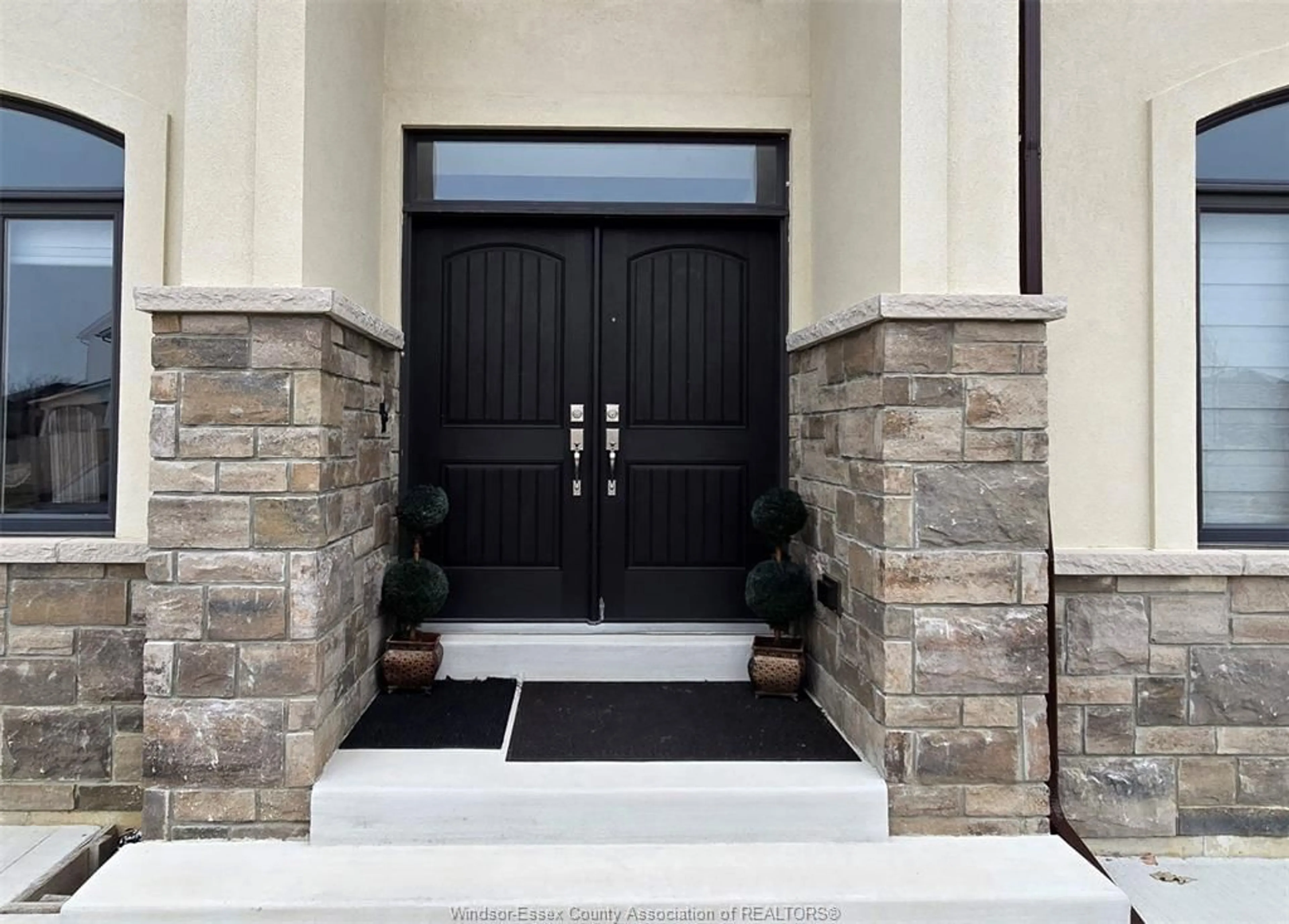 Indoor entryway for 319 CHRISTINE Ave, Belle River Ontario N8L 1B5
