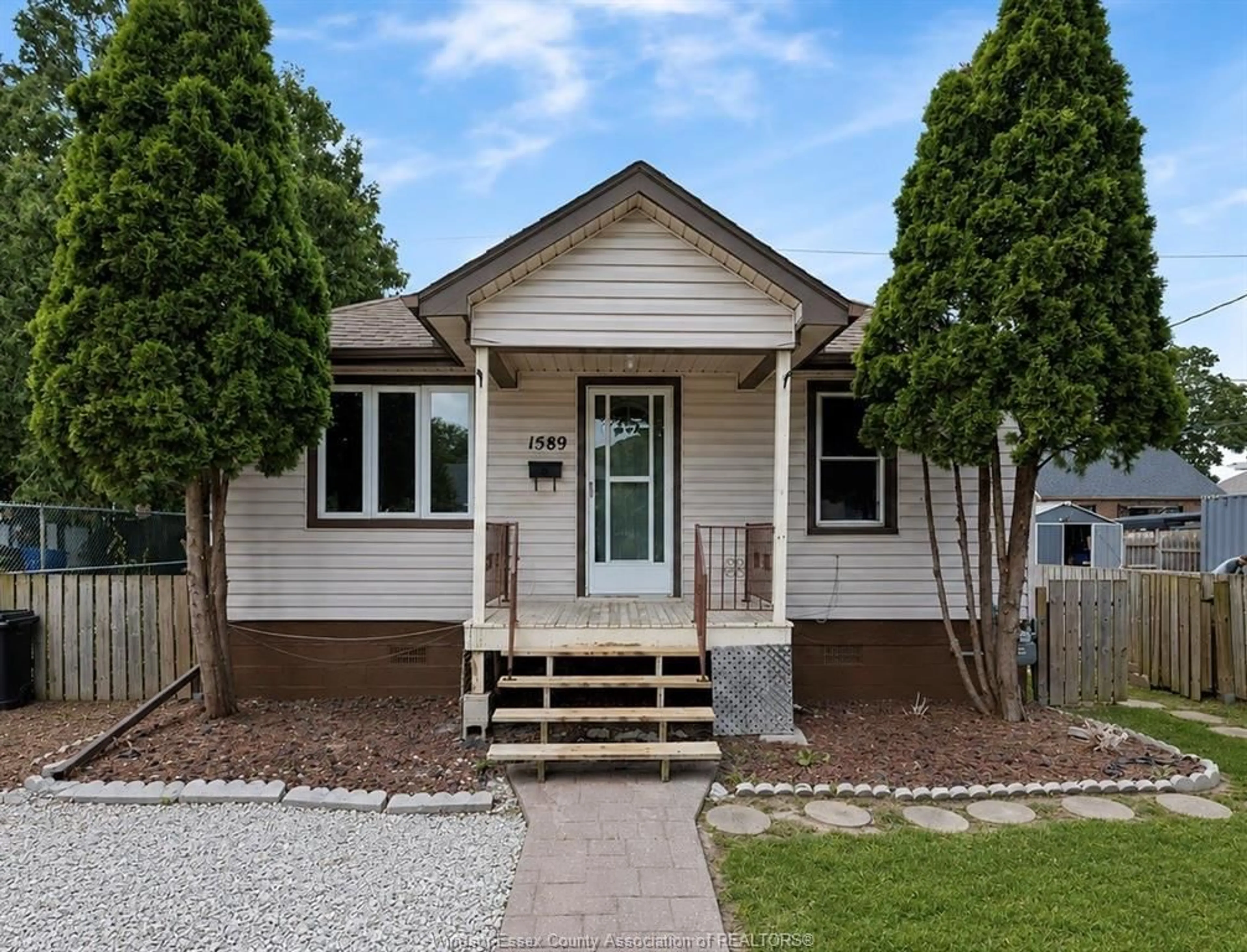 Home with vinyl exterior material, street for 1589 DROUILLARD, Windsor Ontario N8Y 2S1