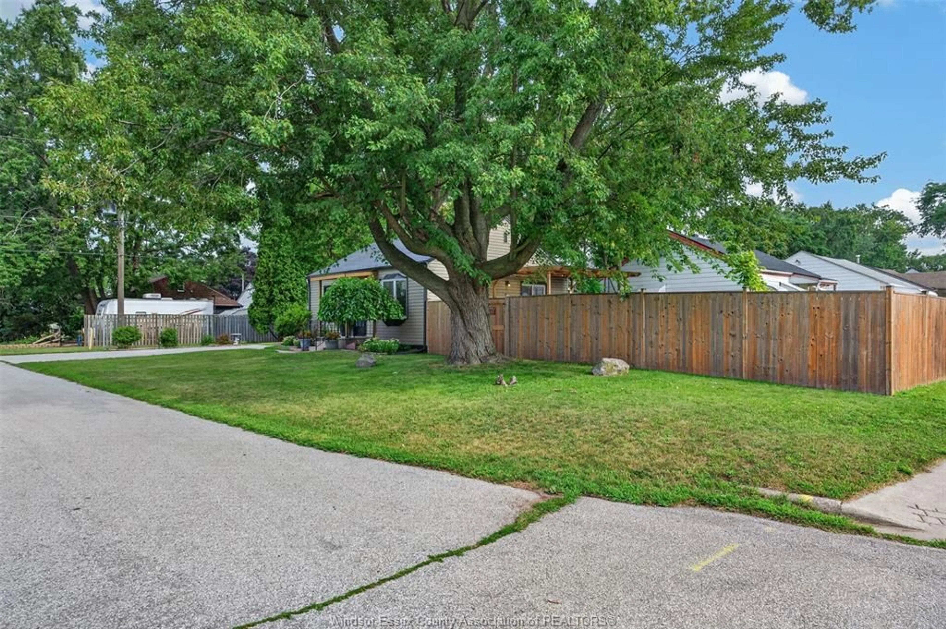 Unknown for 1170 STRATHMORE AVE, Windsor Ontario N9C 3N5