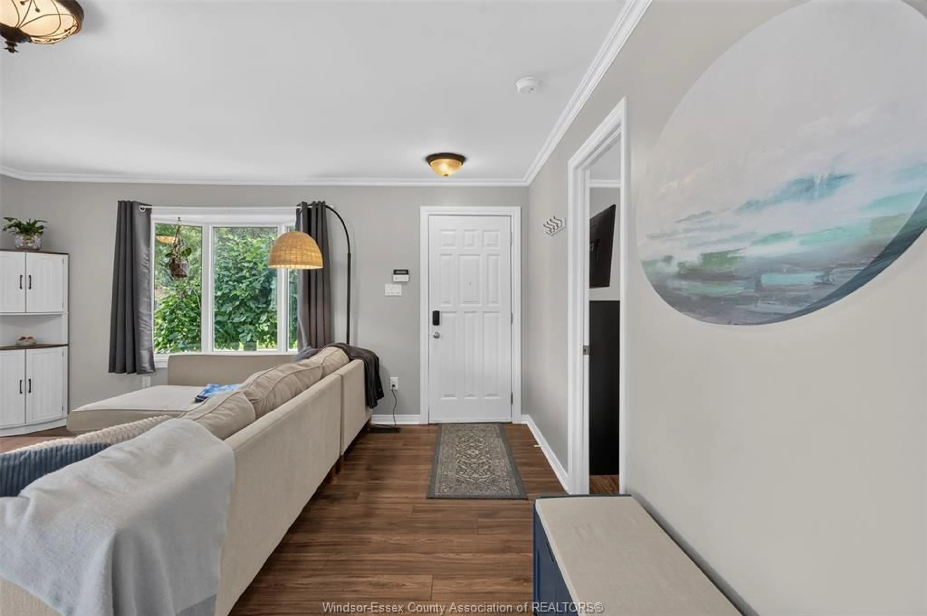Indoor entryway for 1170 STRATHMORE AVE, Windsor Ontario N9C 3N5