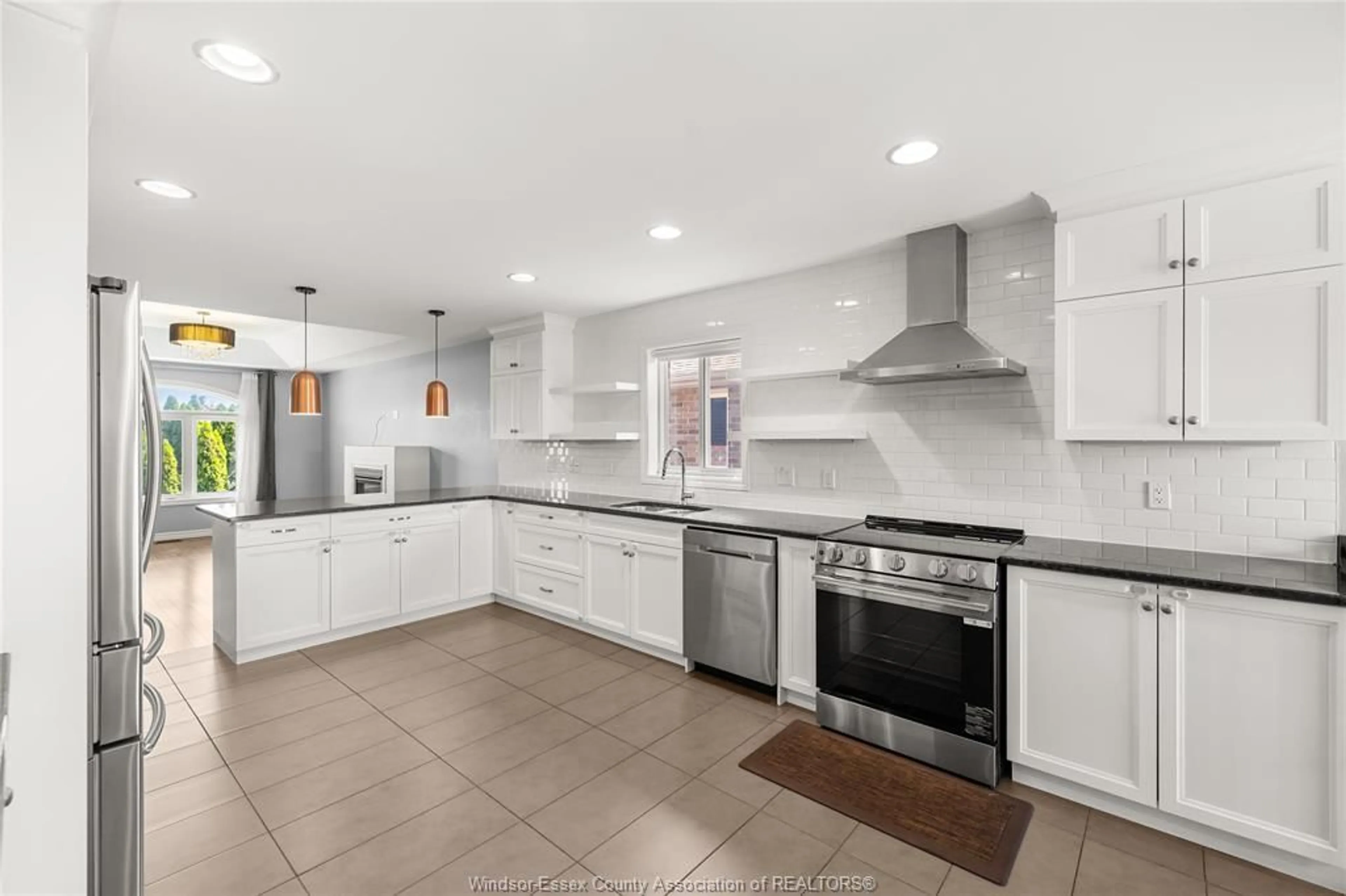 Open concept kitchen, ceramic/tile floor for 1068 THUNDERBAY Ave, Windsor Ontario N8P 0C1