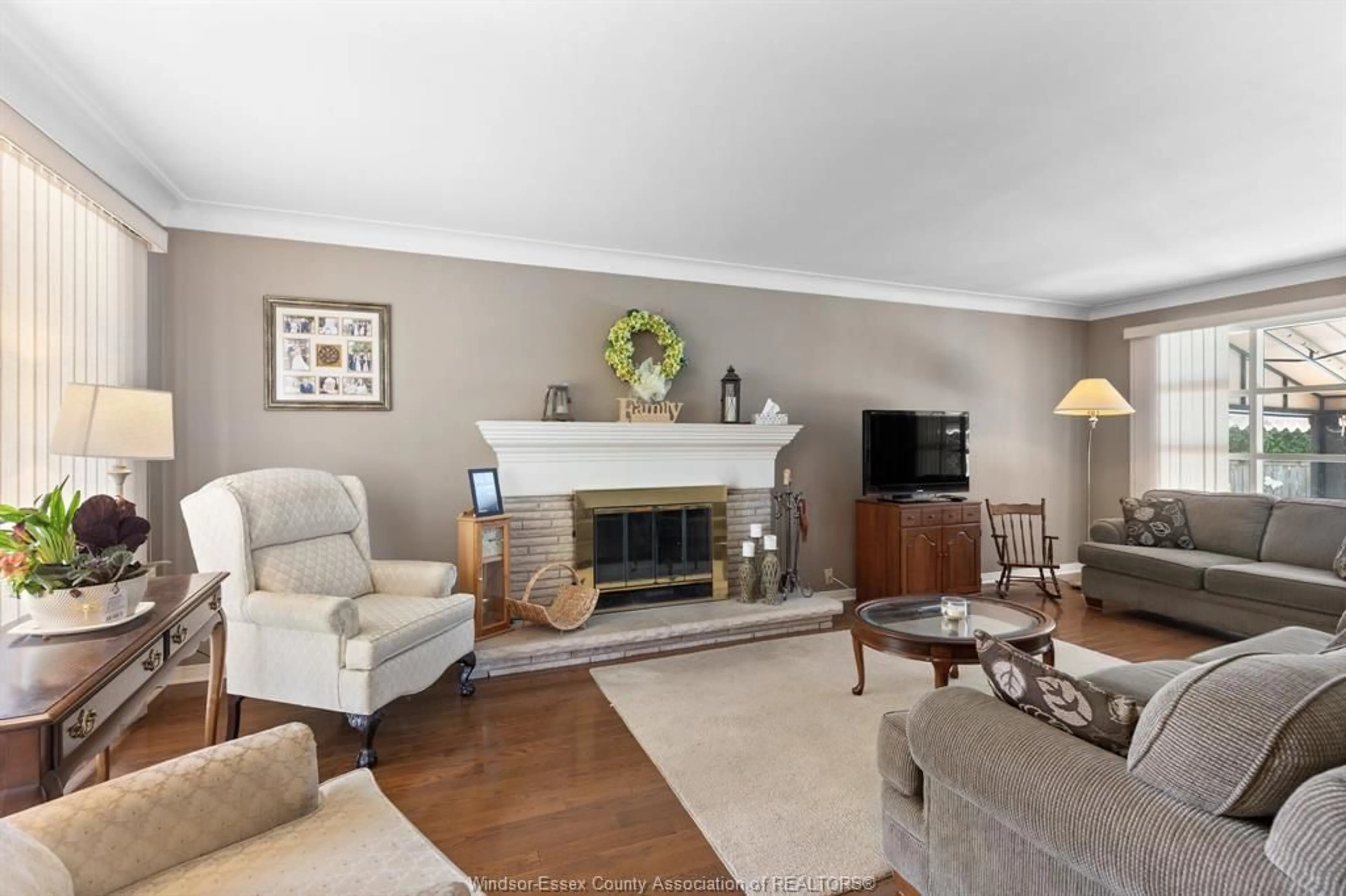 Living room with furniture, unknown for 3495 EVERTS Ave, Windsor Ontario N9E 2V9