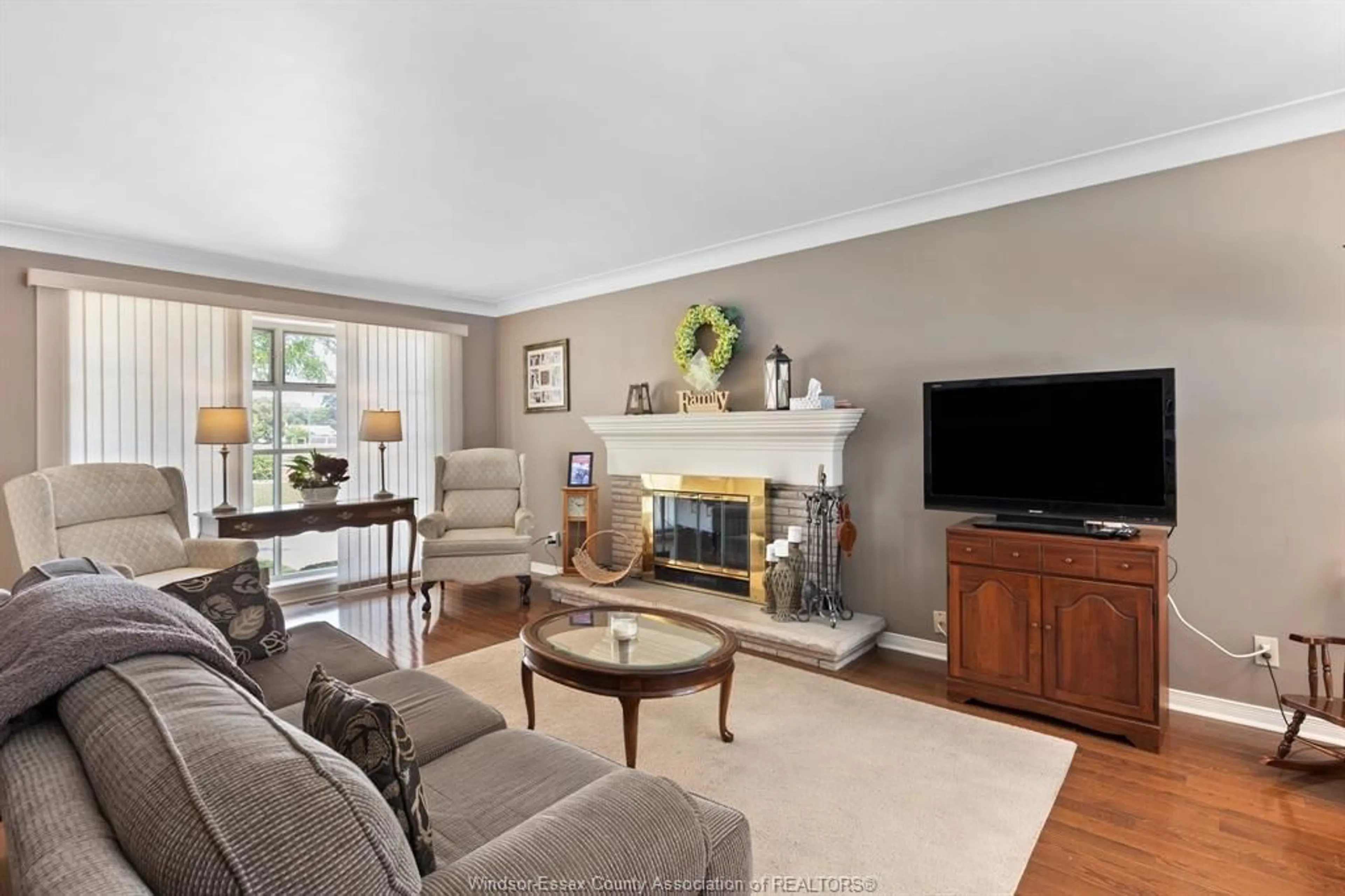 Living room with furniture, unknown for 3495 EVERTS Ave, Windsor Ontario N9E 2V9