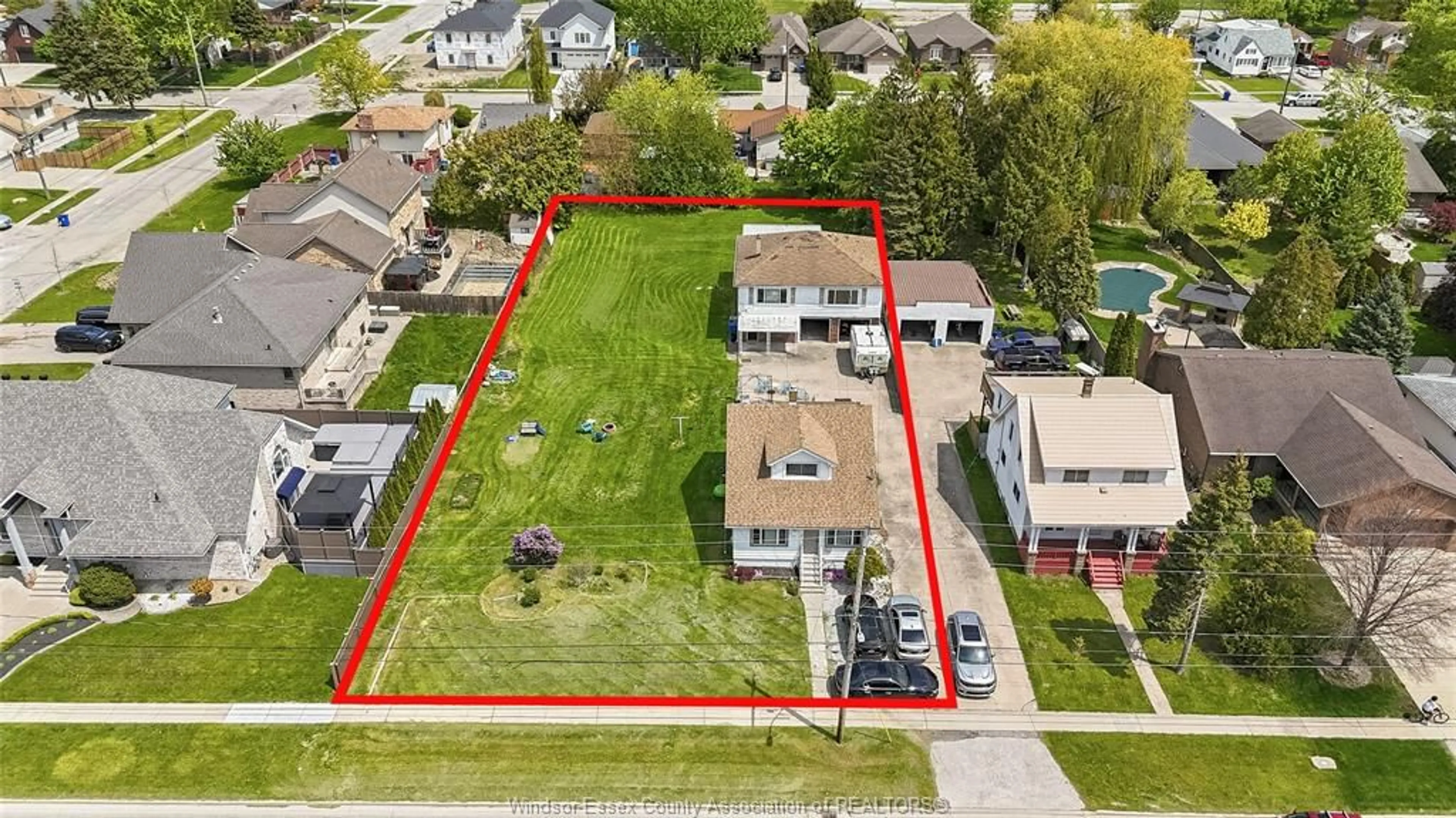 A pic from outside/outdoor area/front of a property/back of a property/a pic from drone, street for 222-224 LESPERANCE, Tecumseh Ontario N8N 1W3