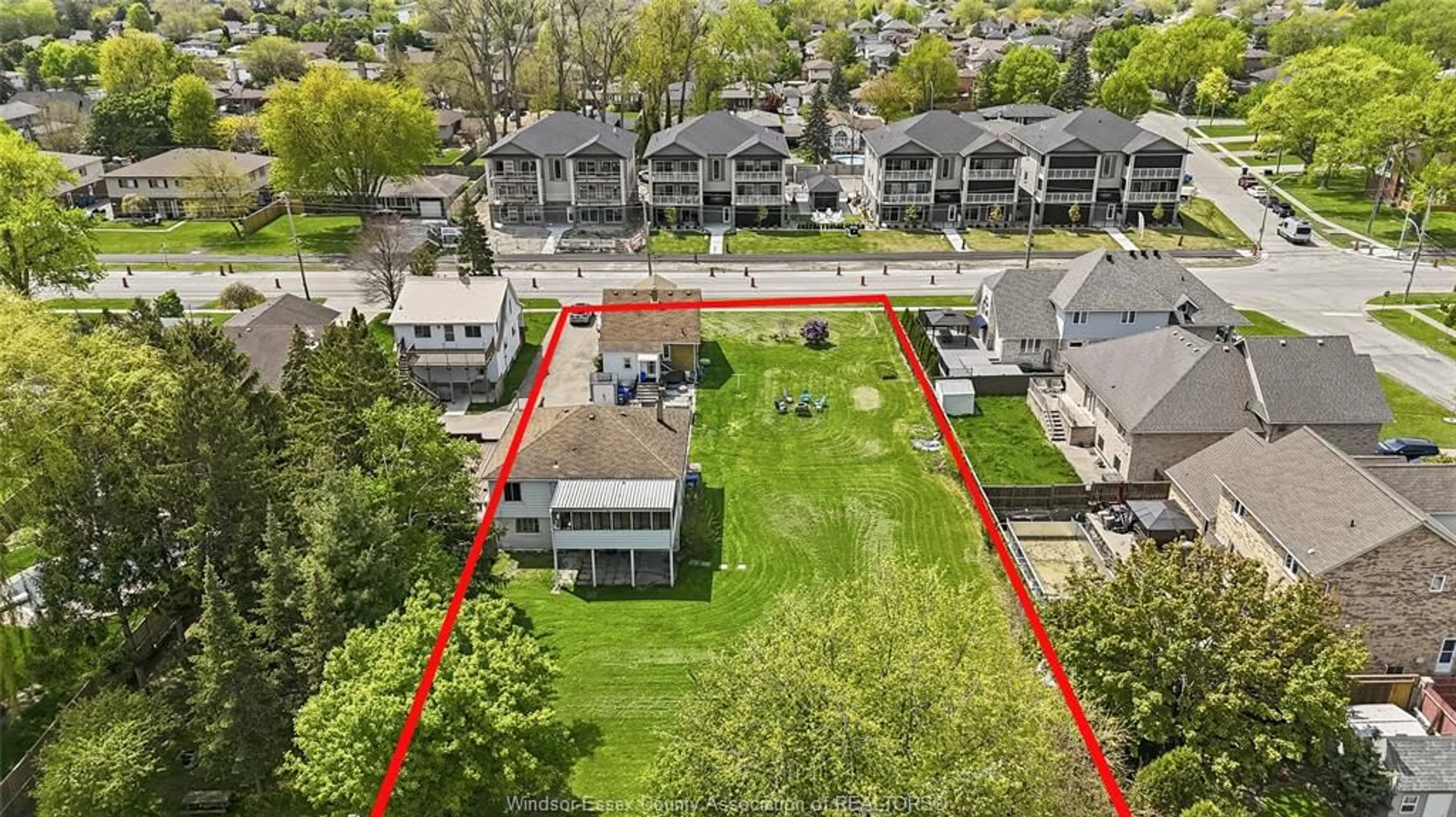 A pic from outside/outdoor area/front of a property/back of a property/a pic from drone, unknown for 222-224 LESPERANCE, Tecumseh Ontario N8N 1W3