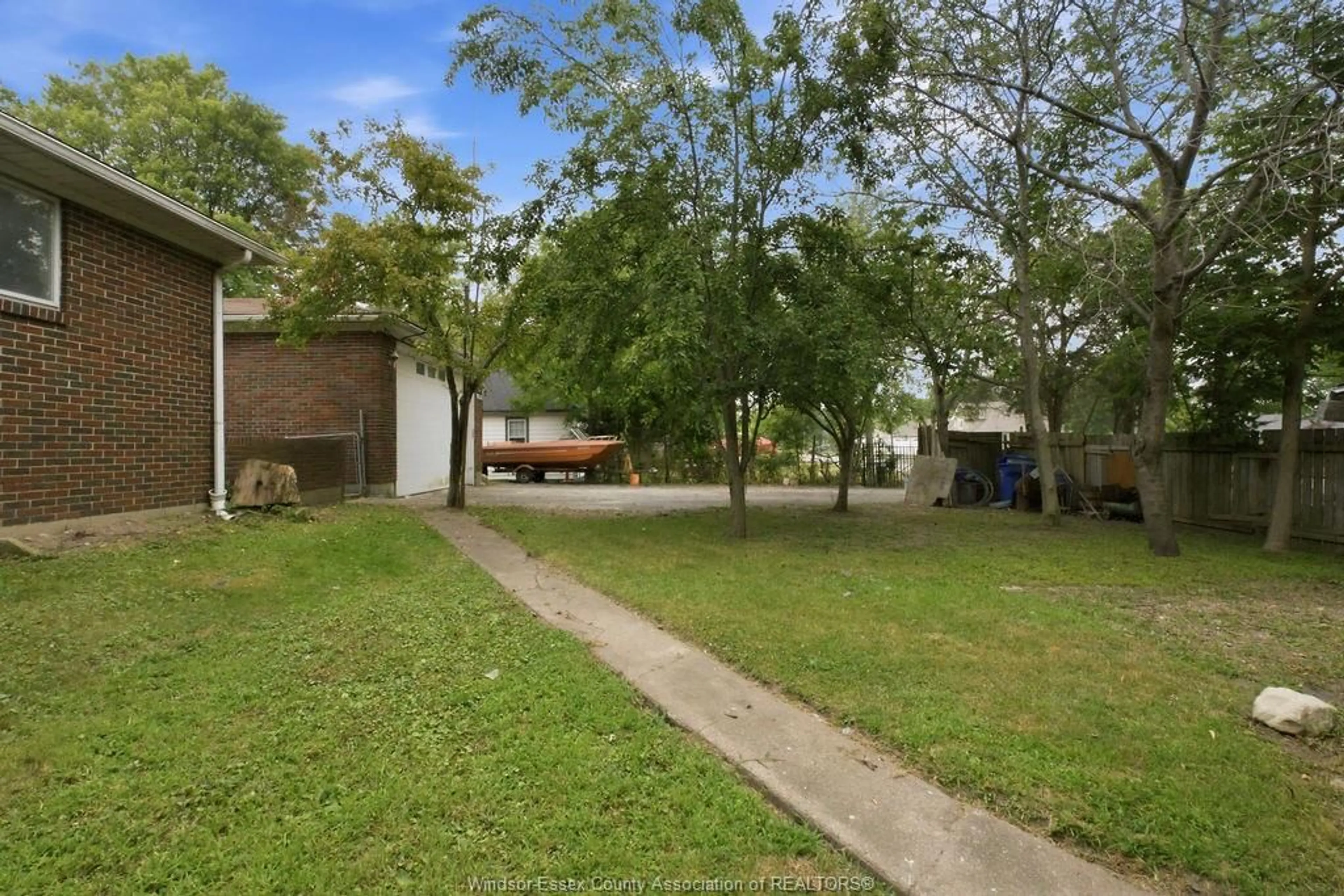 A pic from outside/outdoor area/front of a property/back of a property/a pic from drone, street for 1441 HERITAGE RD, Kingsville Ontario N9Y 2E6
