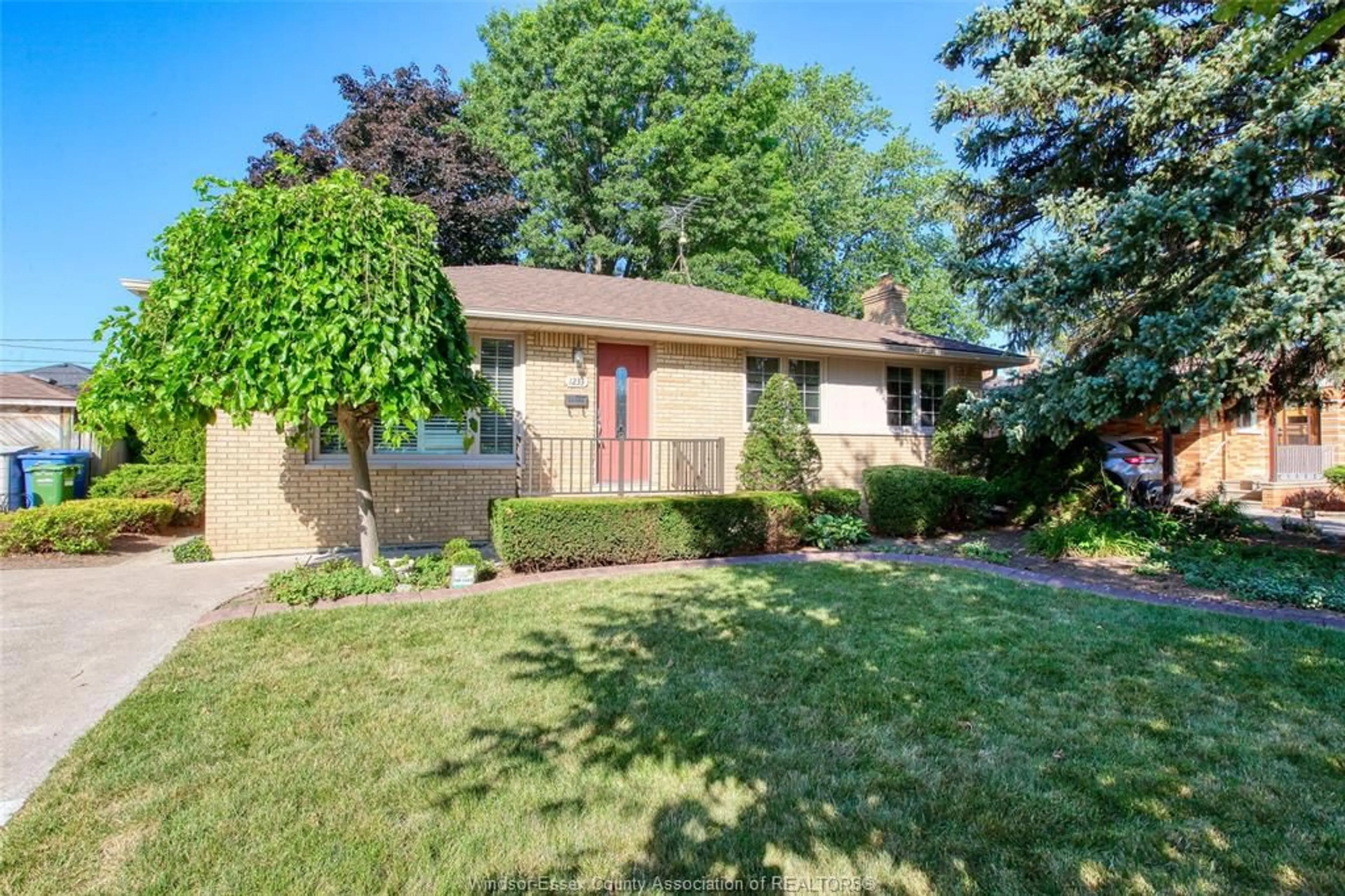 Unknown for 1233 MATTHEW BRADY Blvd, Windsor Ontario N8S 3K2