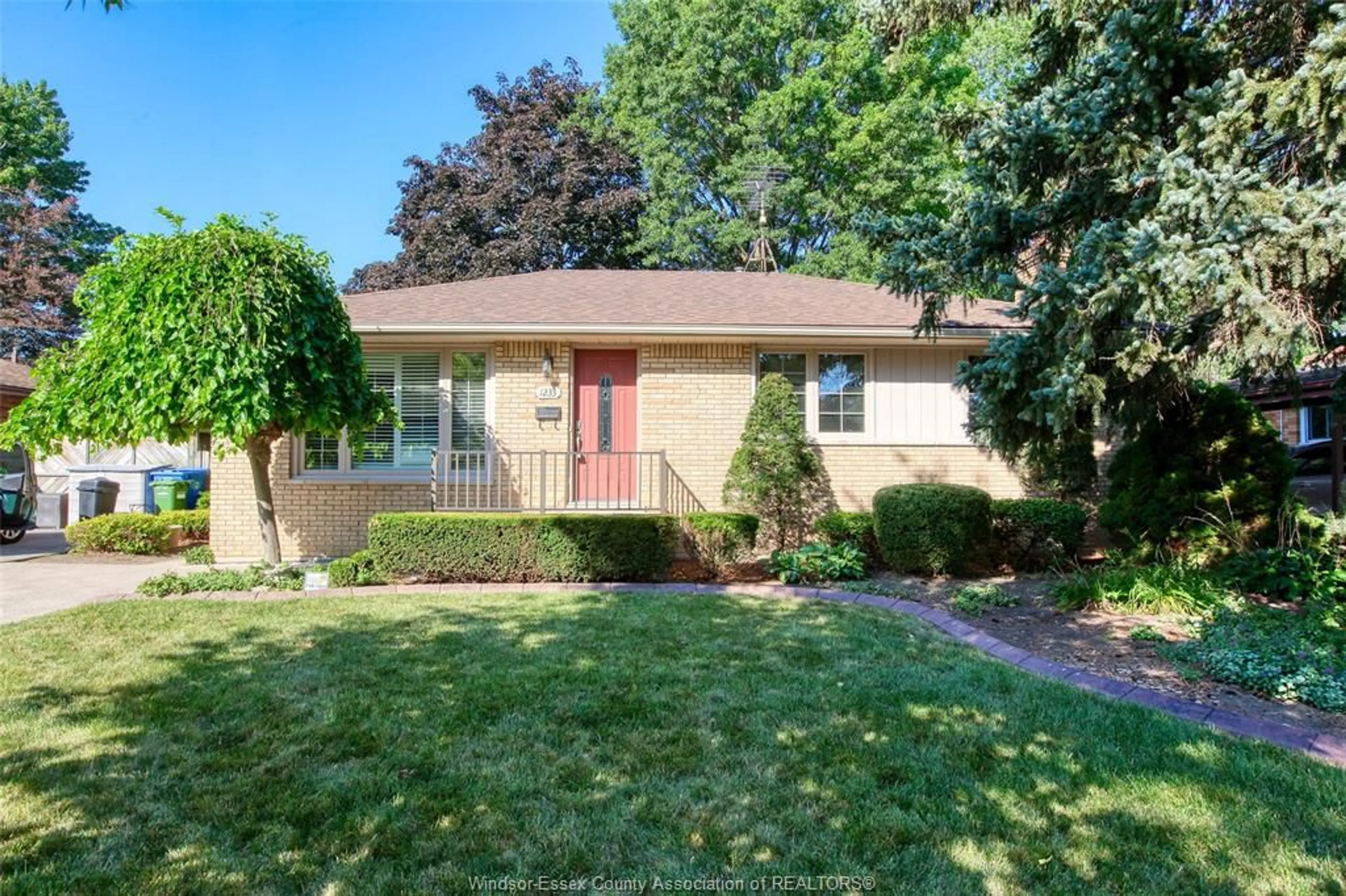 Home with brick exterior material, street for 1233 MATTHEW BRADY Blvd, Windsor Ontario N8S 3K2