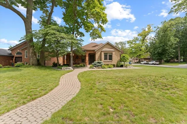 2198 SUZANNE St, LaSalle 3