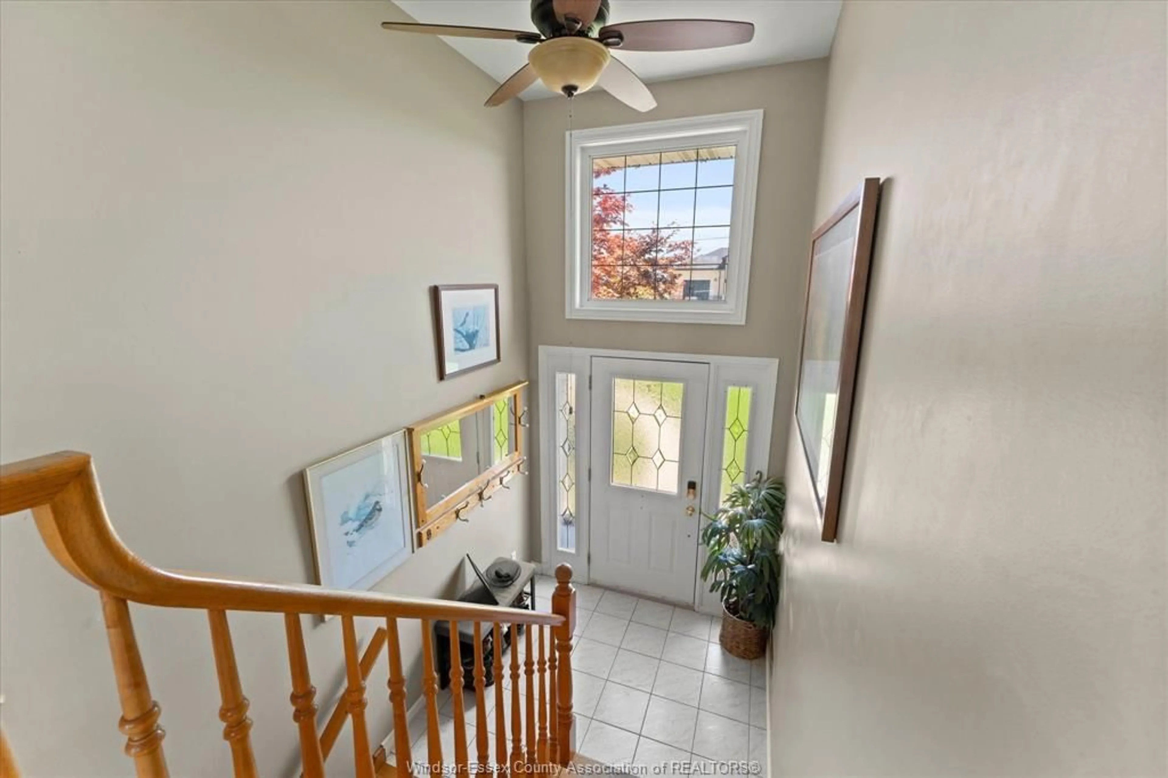 Indoor entryway for 353 EAST RUSCOM RIVER Rd, Lakeshore Ontario N0R 1S0