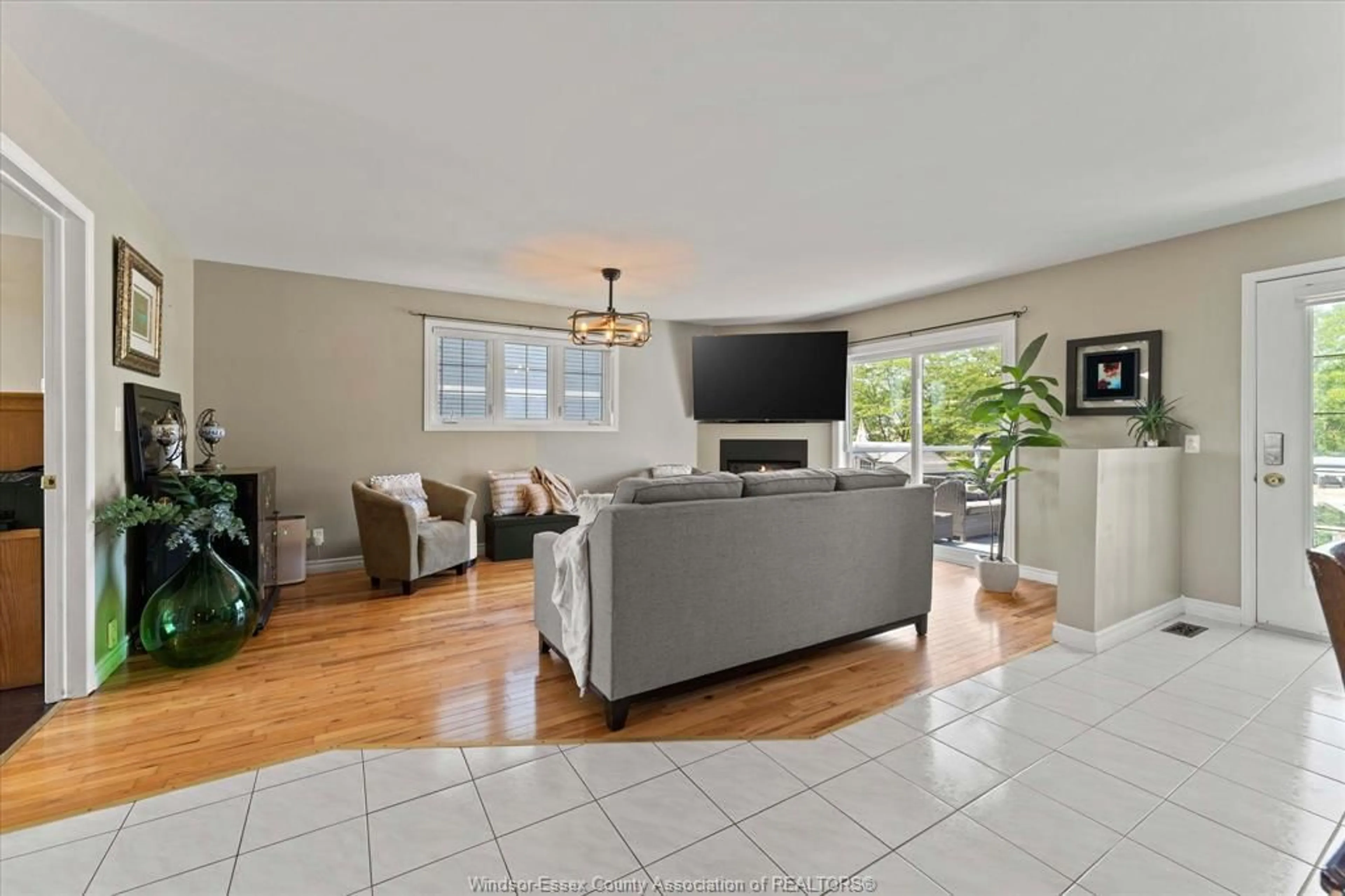 Living room with furniture, unknown for 353 EAST RUSCOM RIVER Rd, Lakeshore Ontario N0R 1S0