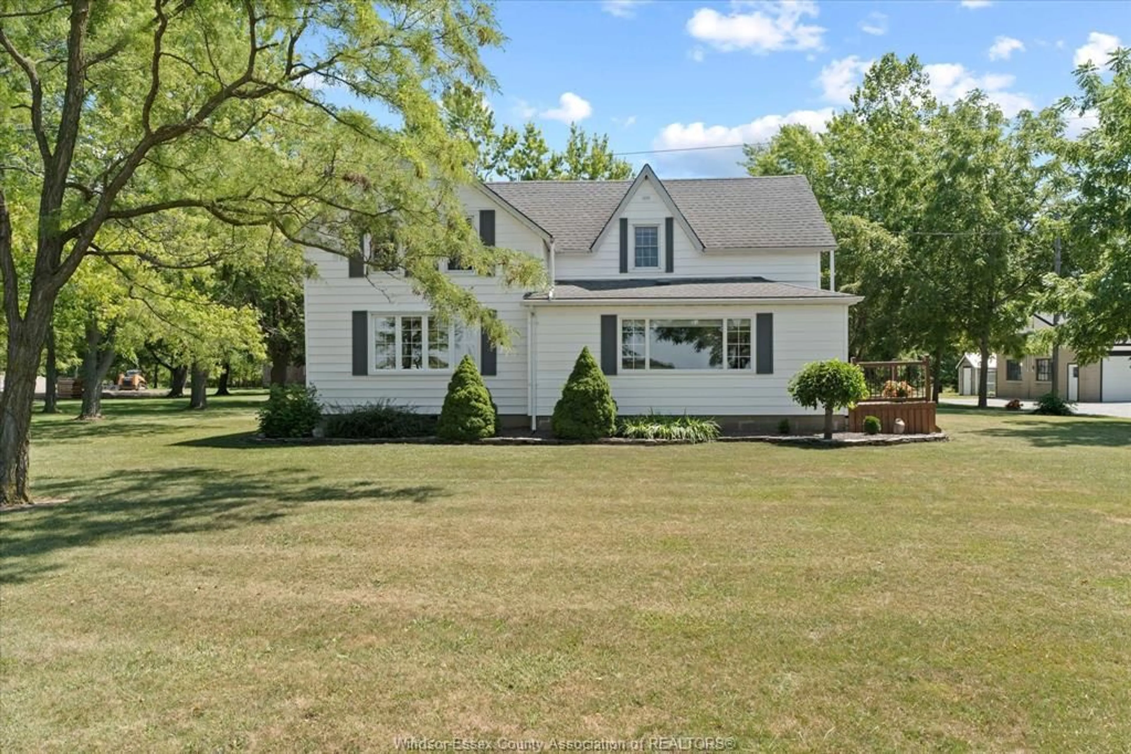 A pic from outside/outdoor area/front of a property/back of a property/a pic from drone, street for 768 WEST BELLE RIVER Rd, Lakeshore Ontario N8L 1N8