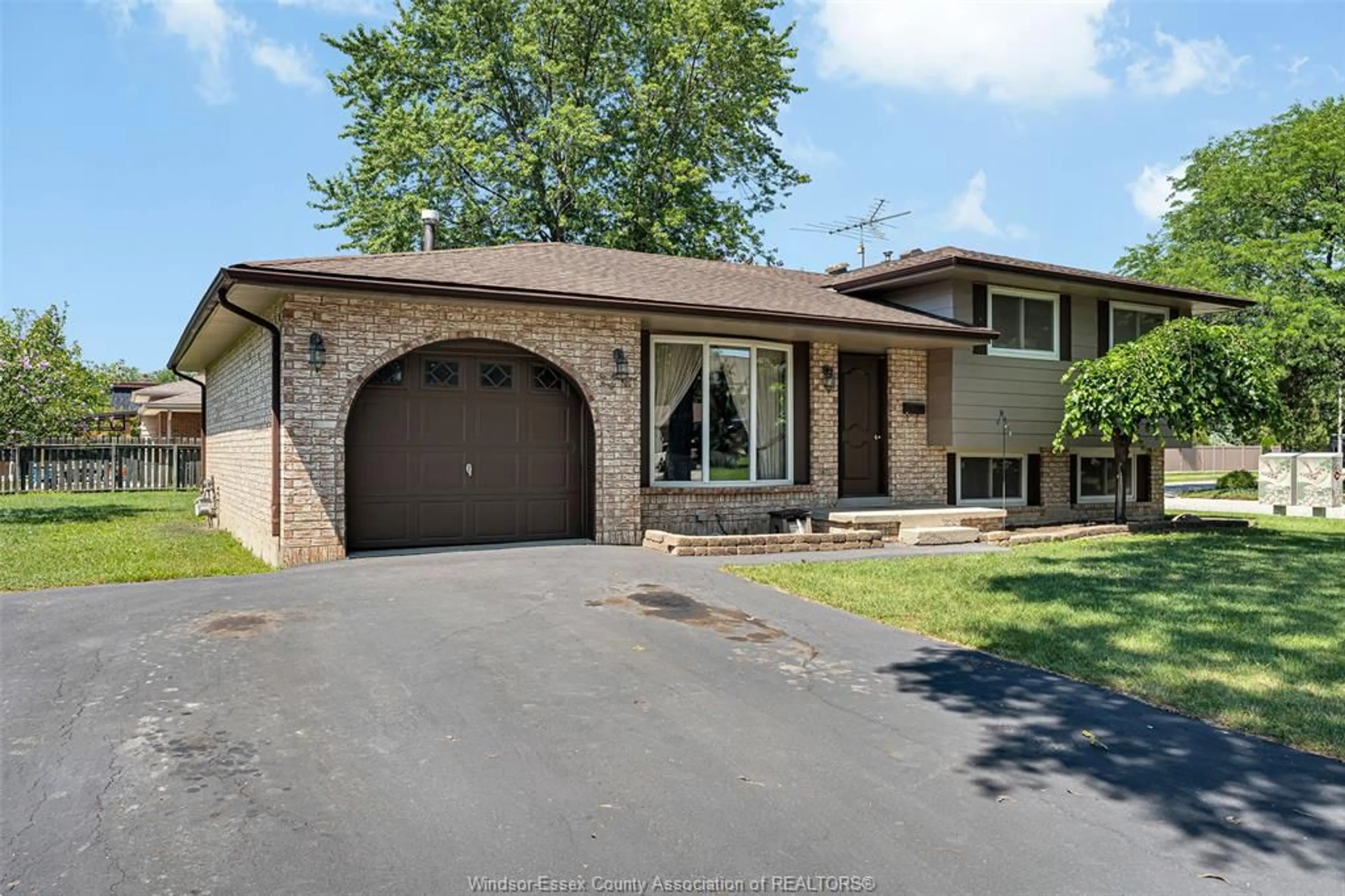 Home with brick exterior material, street for 646 ESTATE PARK, Tecumseh Ontario N8N 3C8