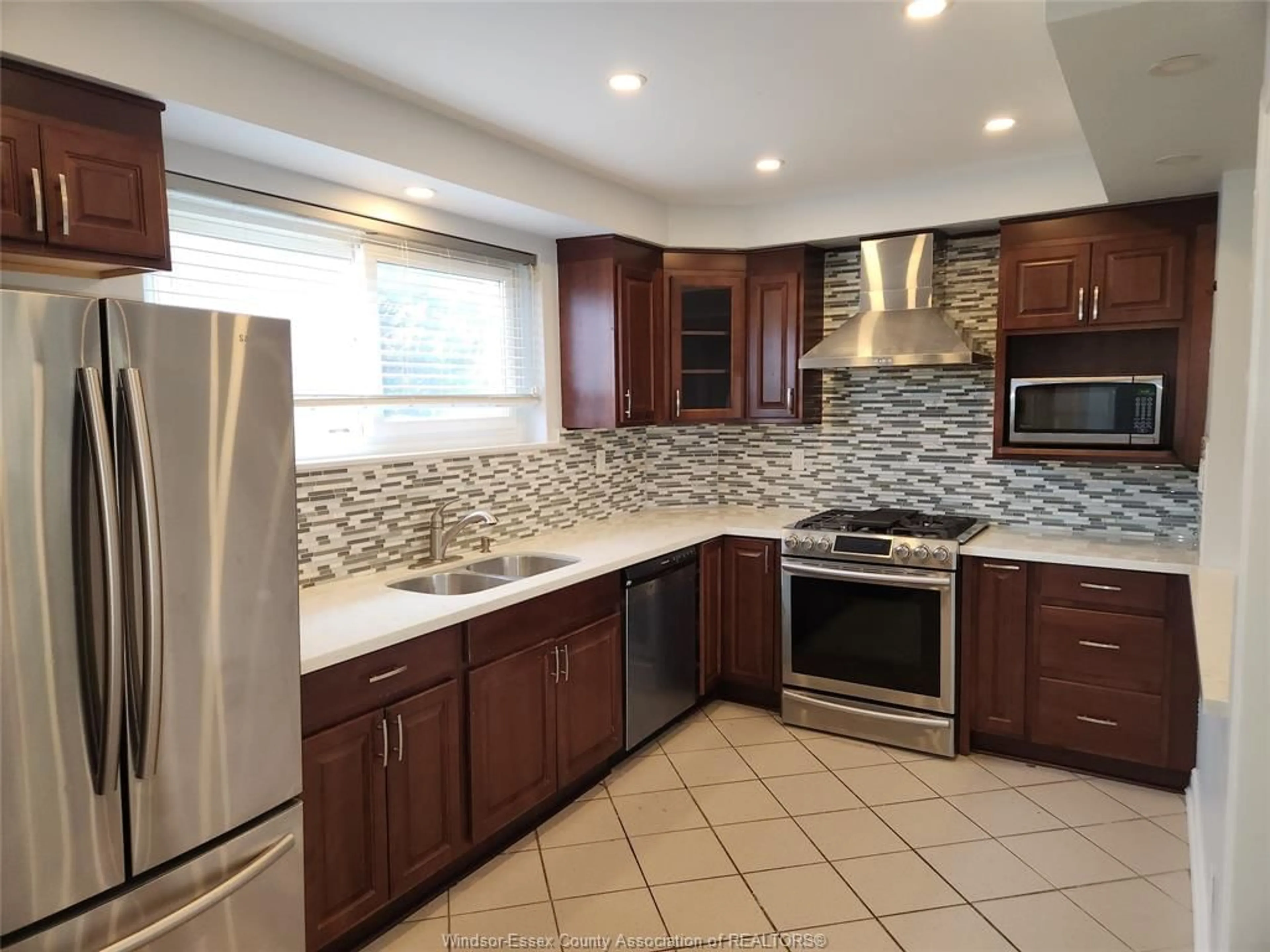 Unknown for 45 ALOMA Cres, Brampton Ontario L6T 2N8
