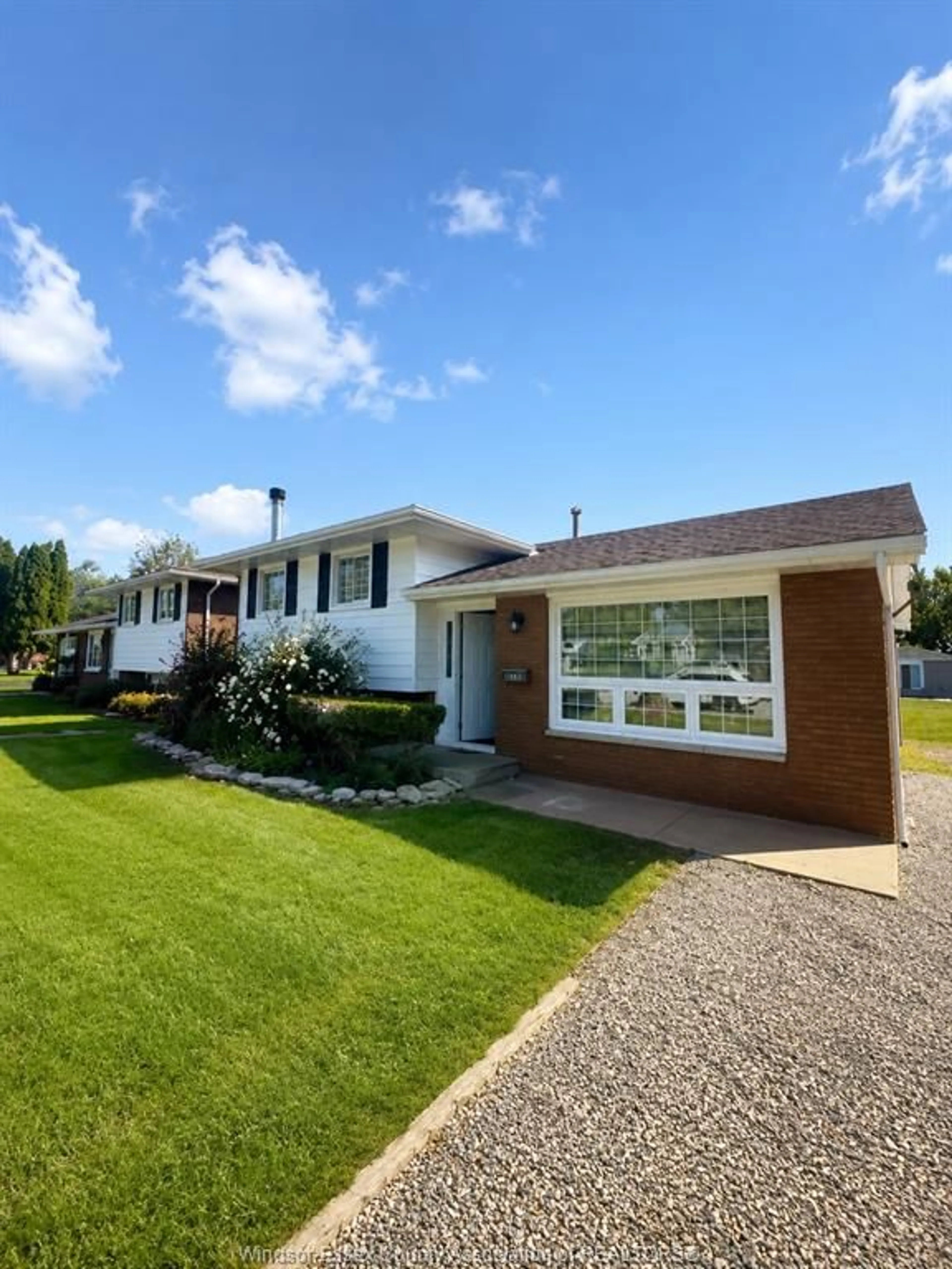 Home with vinyl exterior material, street for 1860 Service Rd, Kingsville Ontario N0P 2G0