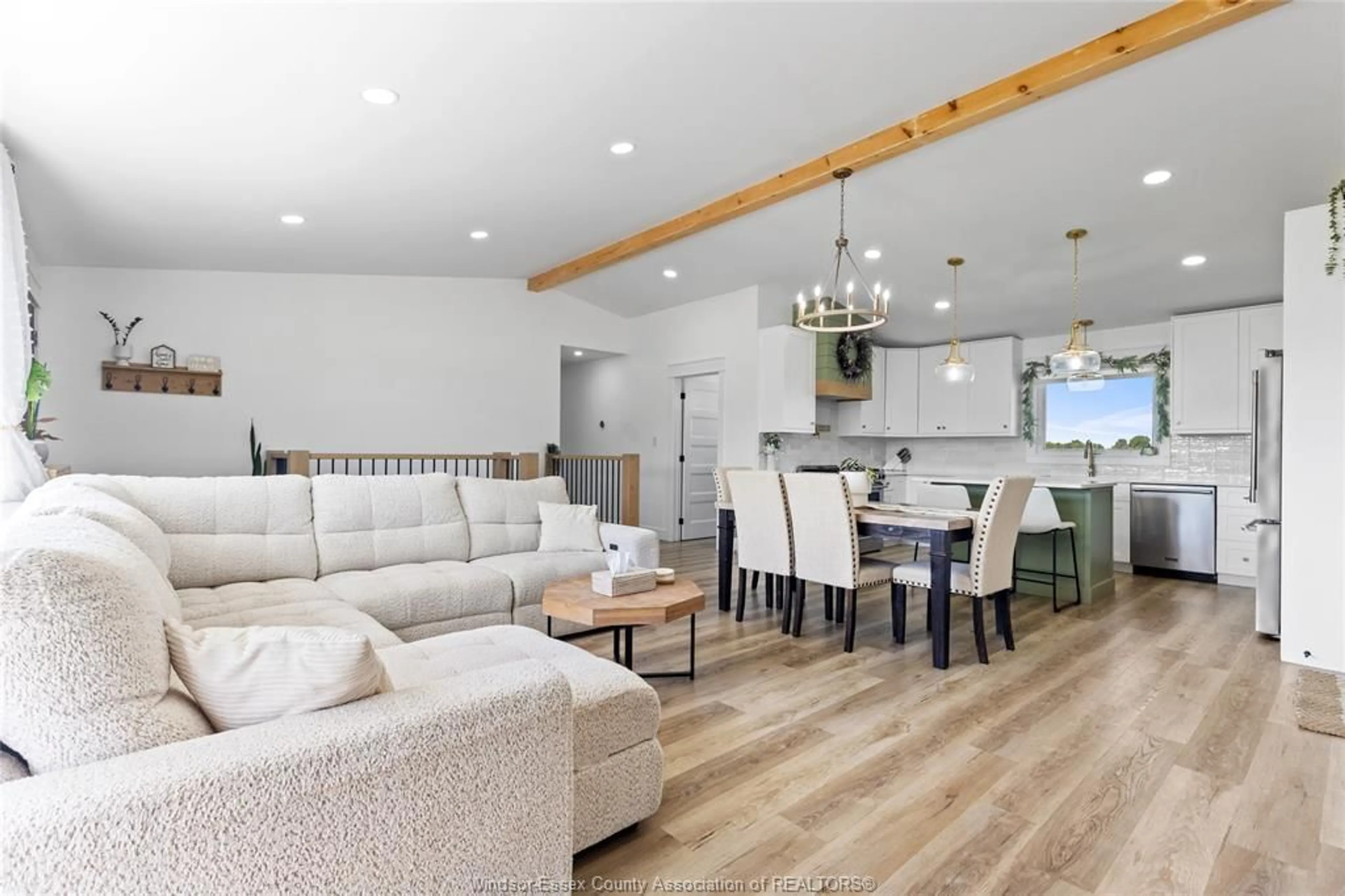 Open concept kitchen, wood/laminate floor for 4259 GRAHAM Sideroad, Kingsville Ontario N0R 1B0