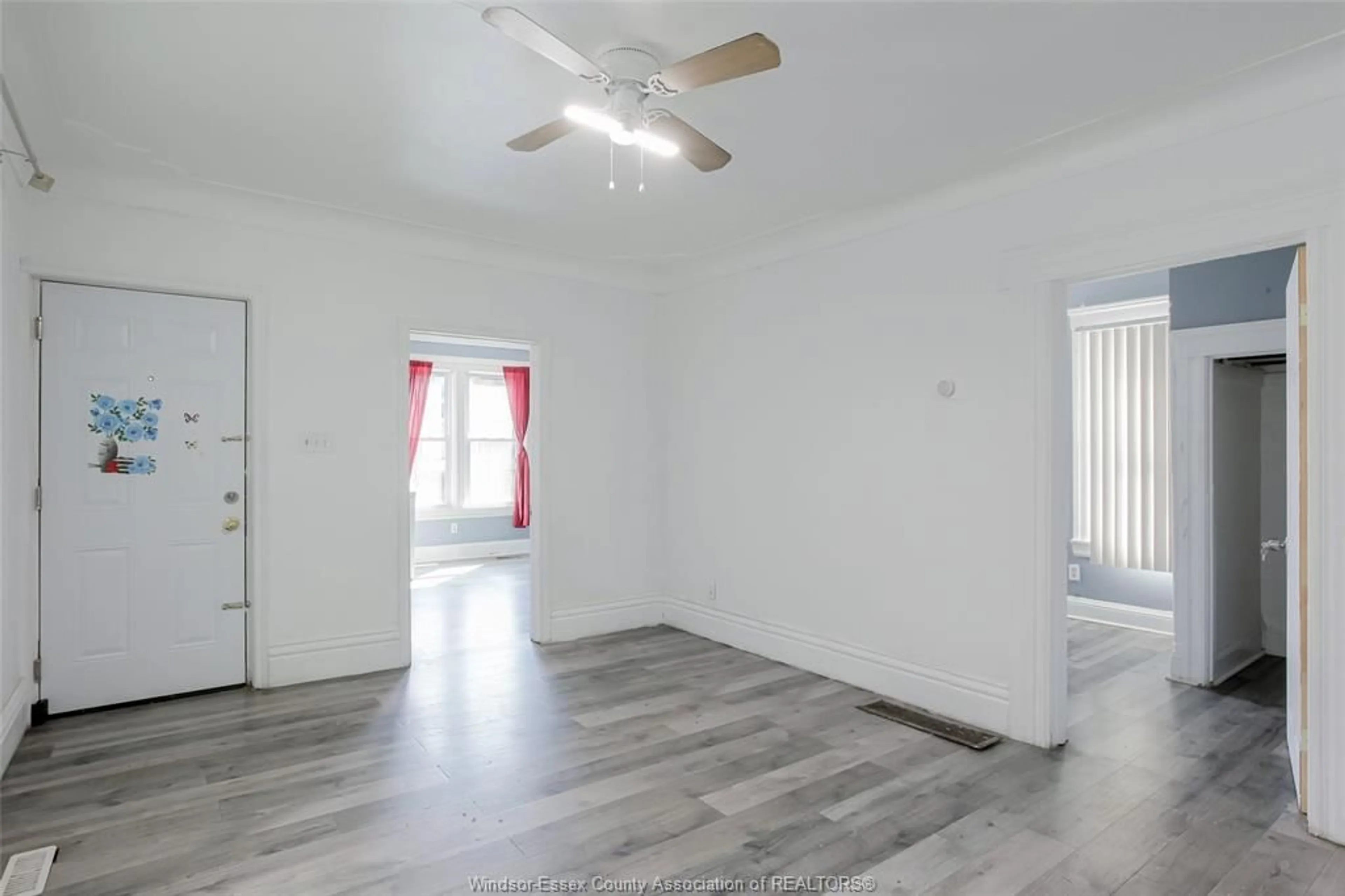 A pic of a room for 355 BRIDGE, Windsor Ontario N9B 2M3