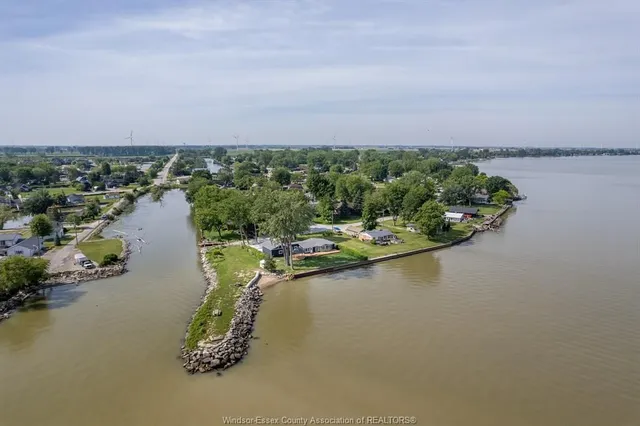 75 ISLAND, Lighthouse Cove 2