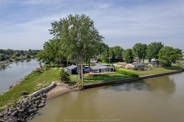 75 ISLAND, Lighthouse Cove 3