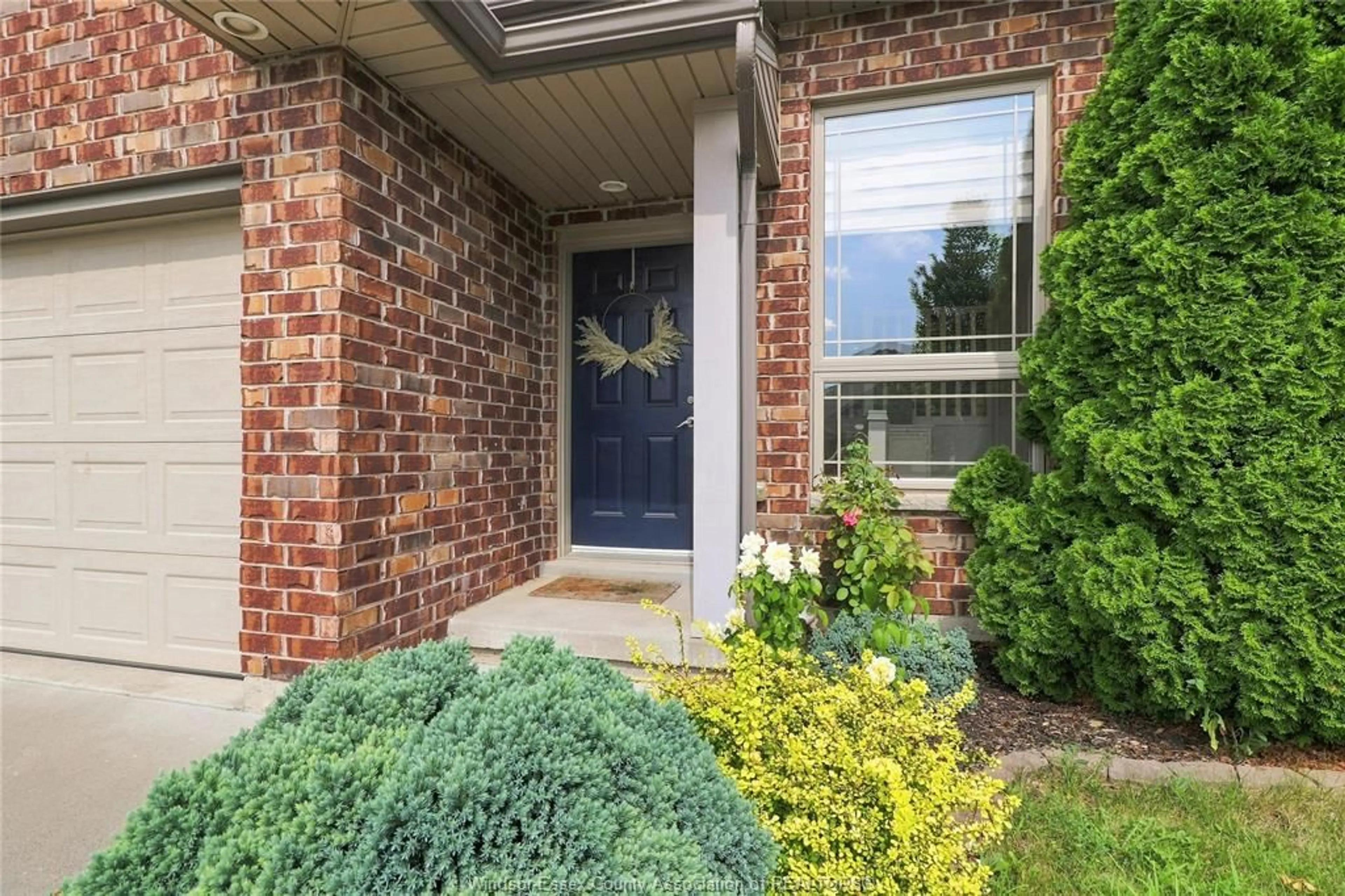 Home with brick exterior material, street for 3222 SEVILLE Ave, Windsor Ontario N8N 0A4