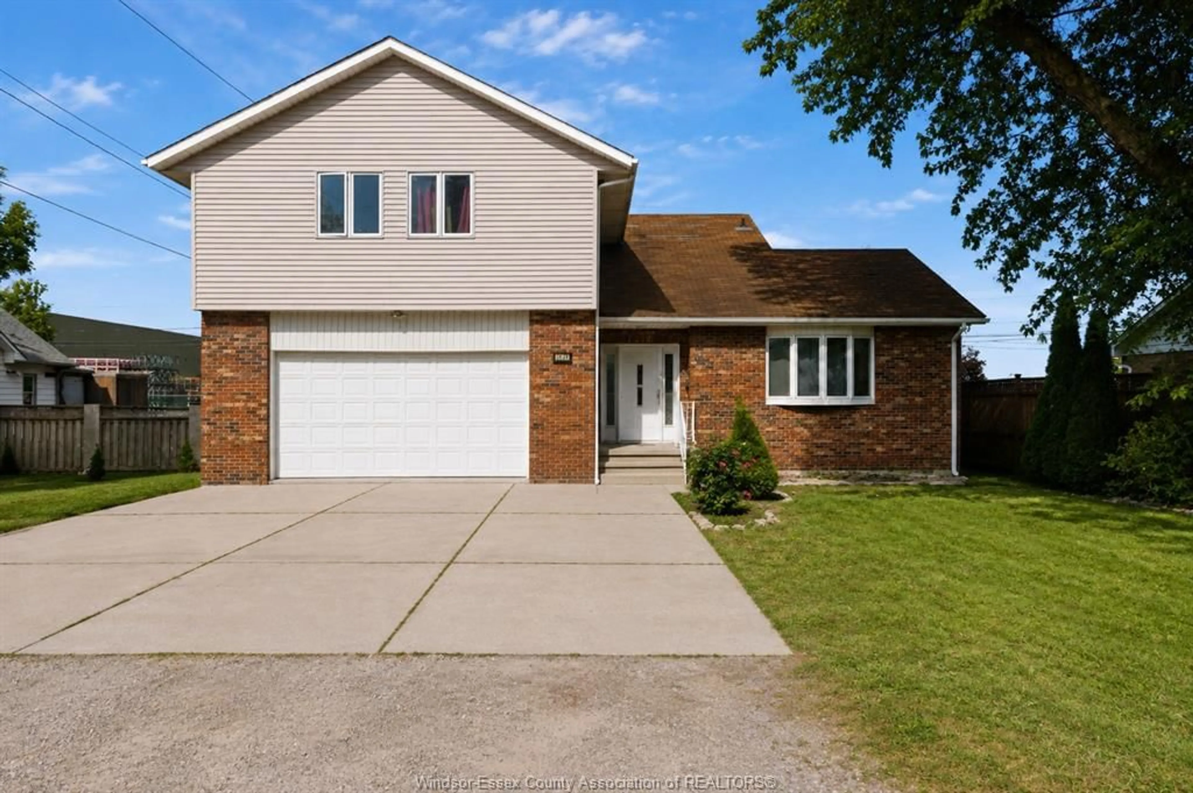 Home with brick exterior material, street for 2600 MELDRUM, Windsor Ontario N0R 1A0