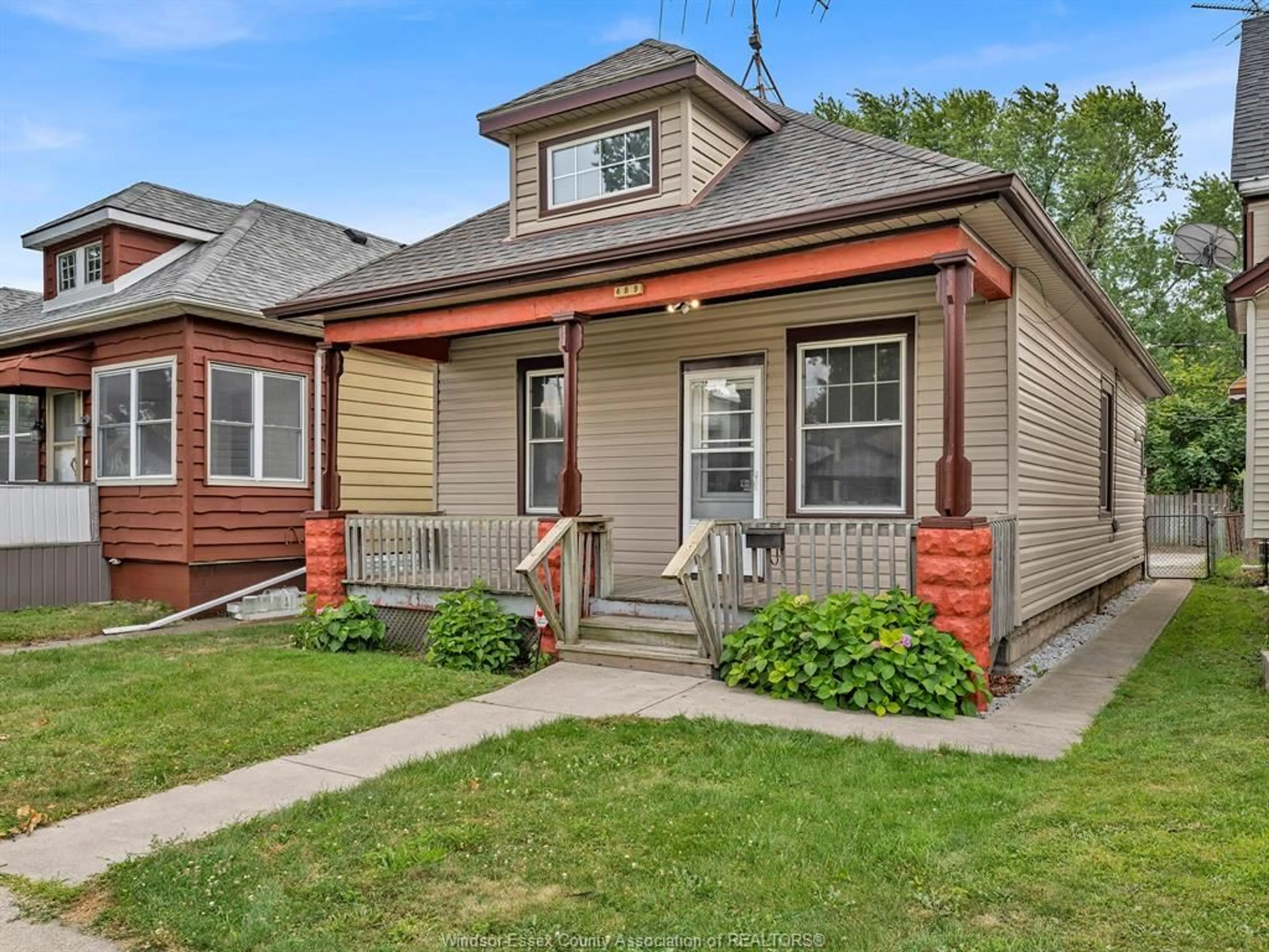Home with brick exterior material, street for 489 MCKAY, Windsor Ontario N9B 1Z7