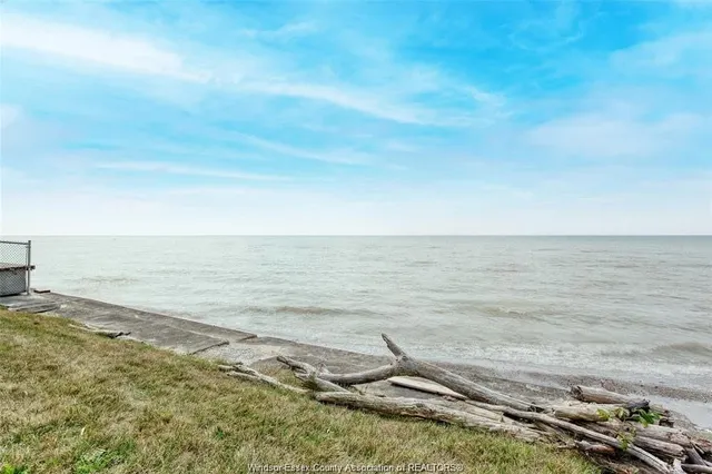 127 LAKEWOOD Dr, Amherstburg 2