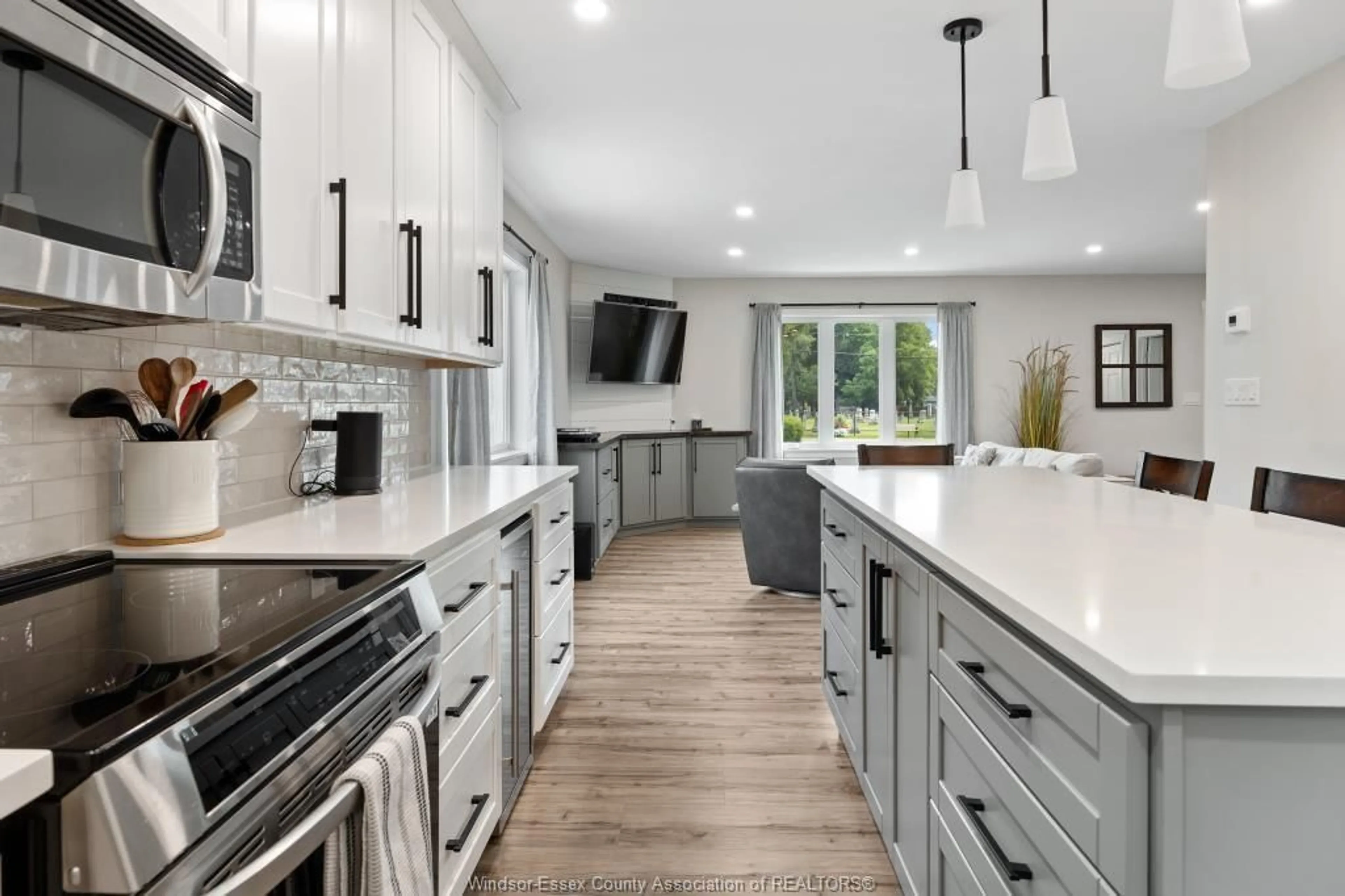 Contemporary kitchen, ceramic/tile floor for 46 COUNTY ROAD 50, Colchester Ontario N0R 1G0