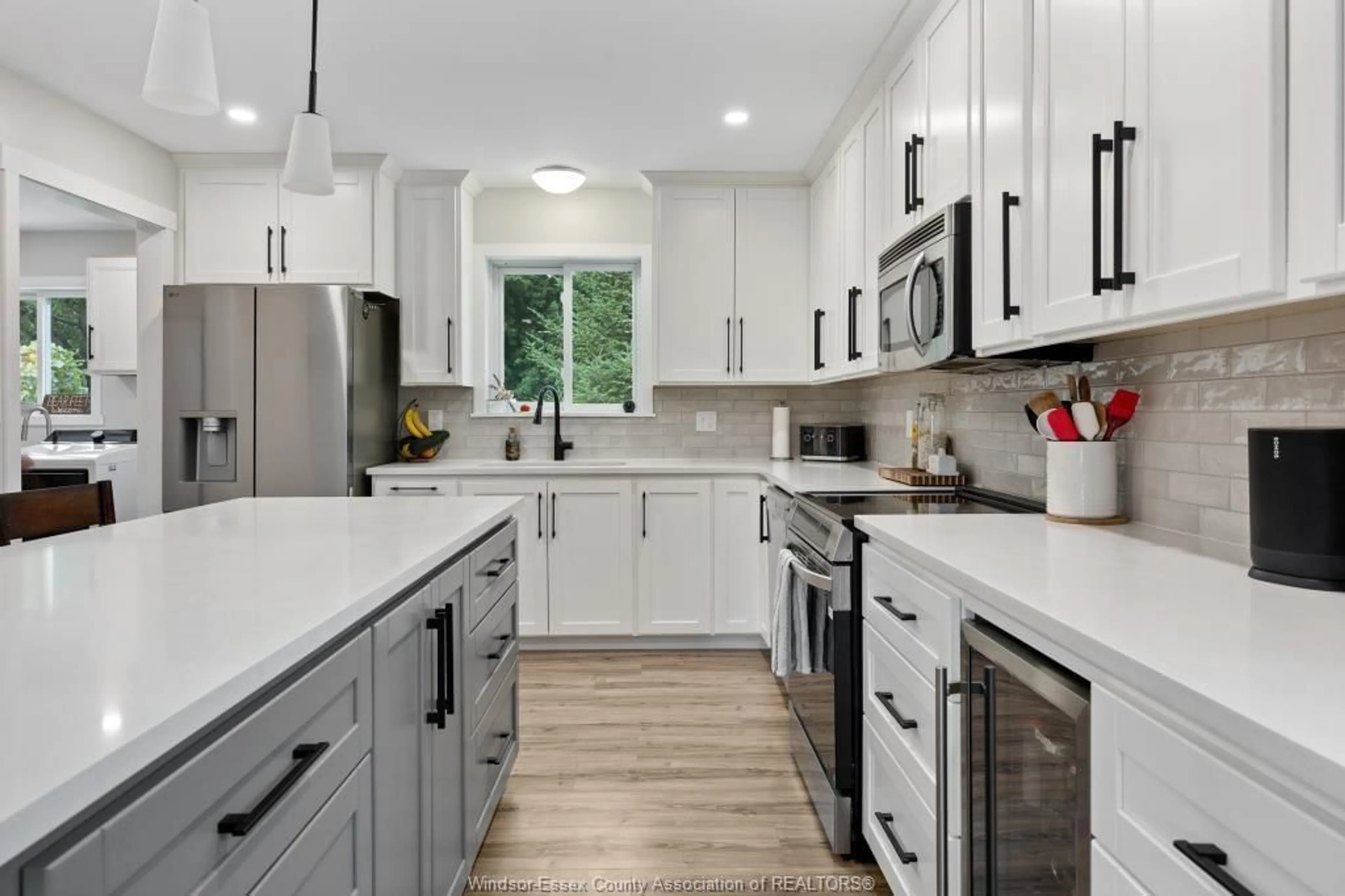 Open concept kitchen, ceramic/tile floor for 46 COUNTY ROAD 50, Colchester Ontario N0R 1G0