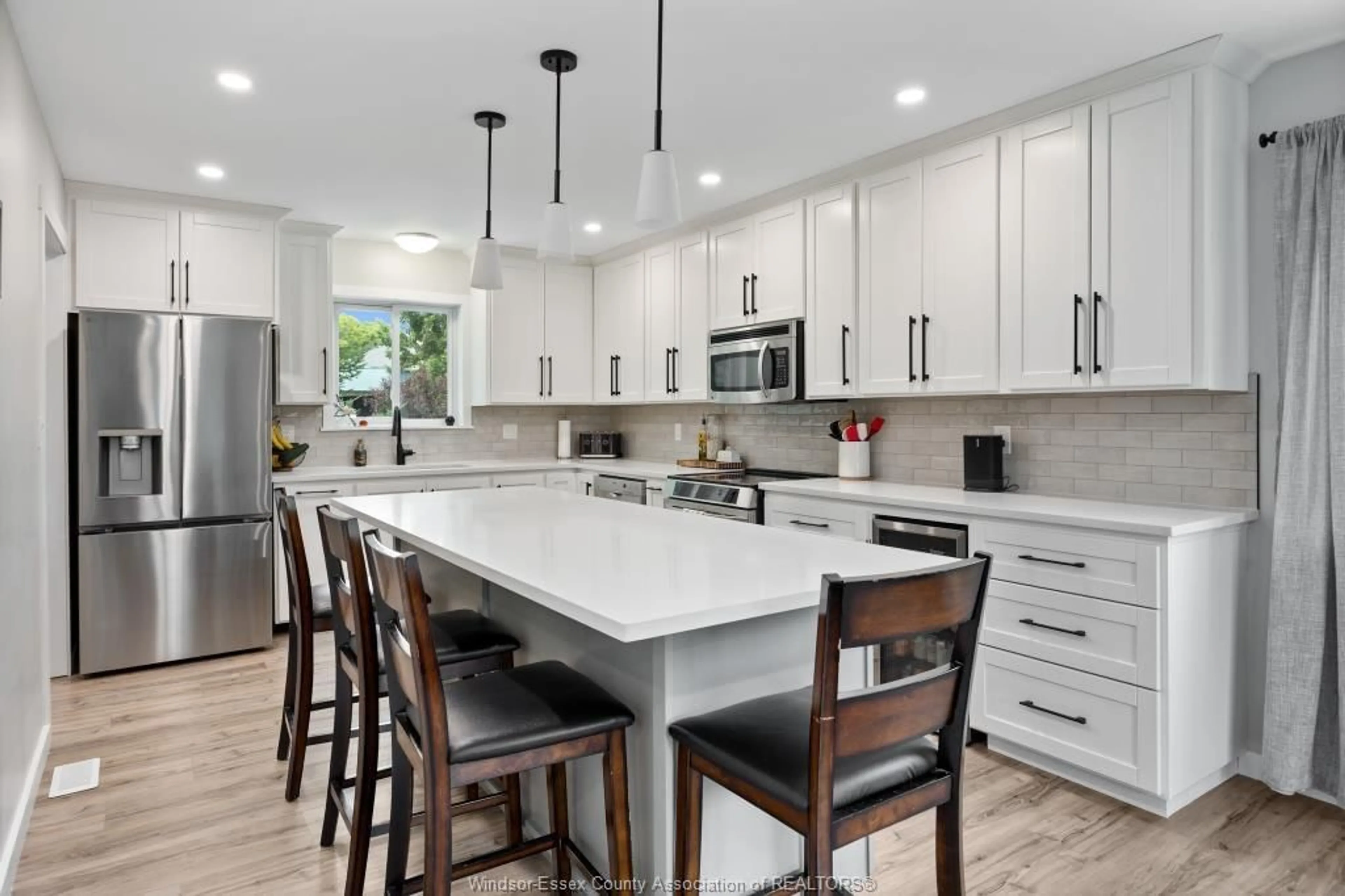 Open concept kitchen, ceramic/tile floor for 46 COUNTY ROAD 50, Colchester Ontario N0R 1G0