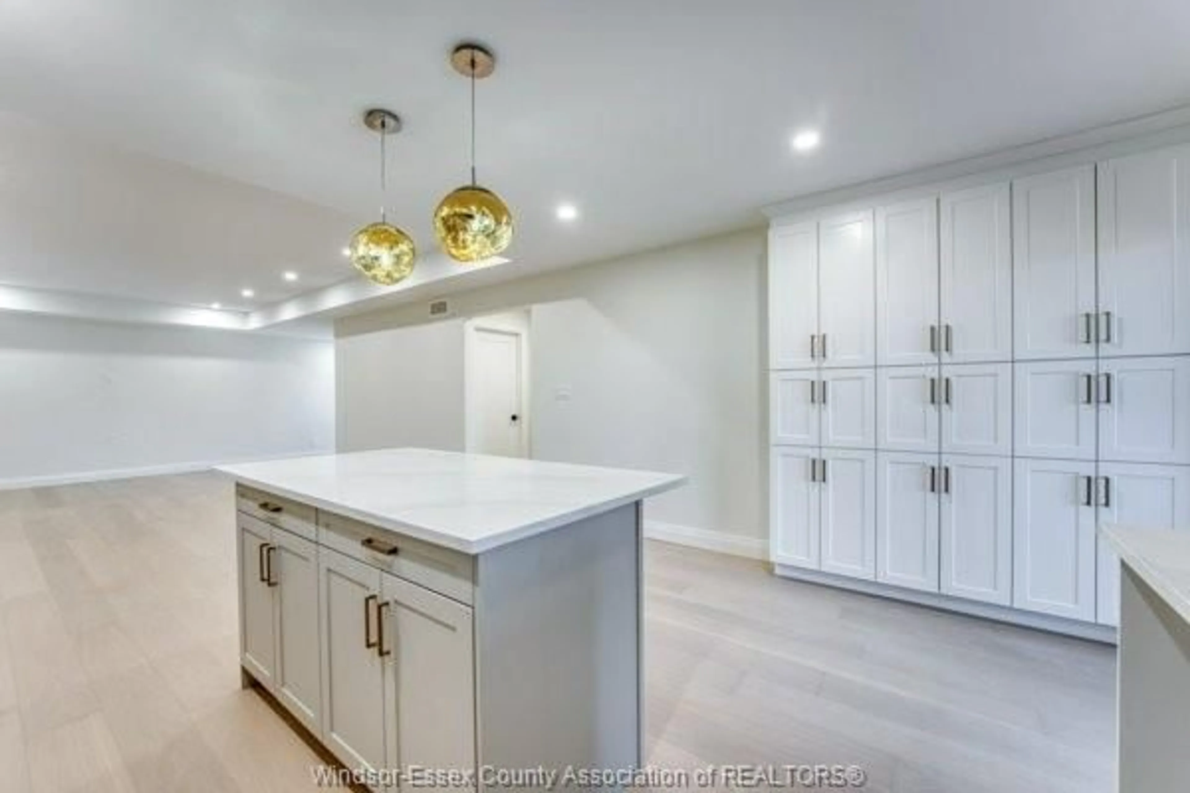 Open concept kitchen, ceramic/tile floor for 348 MAYRAND St, LaSalle Ontario N9J 0E7