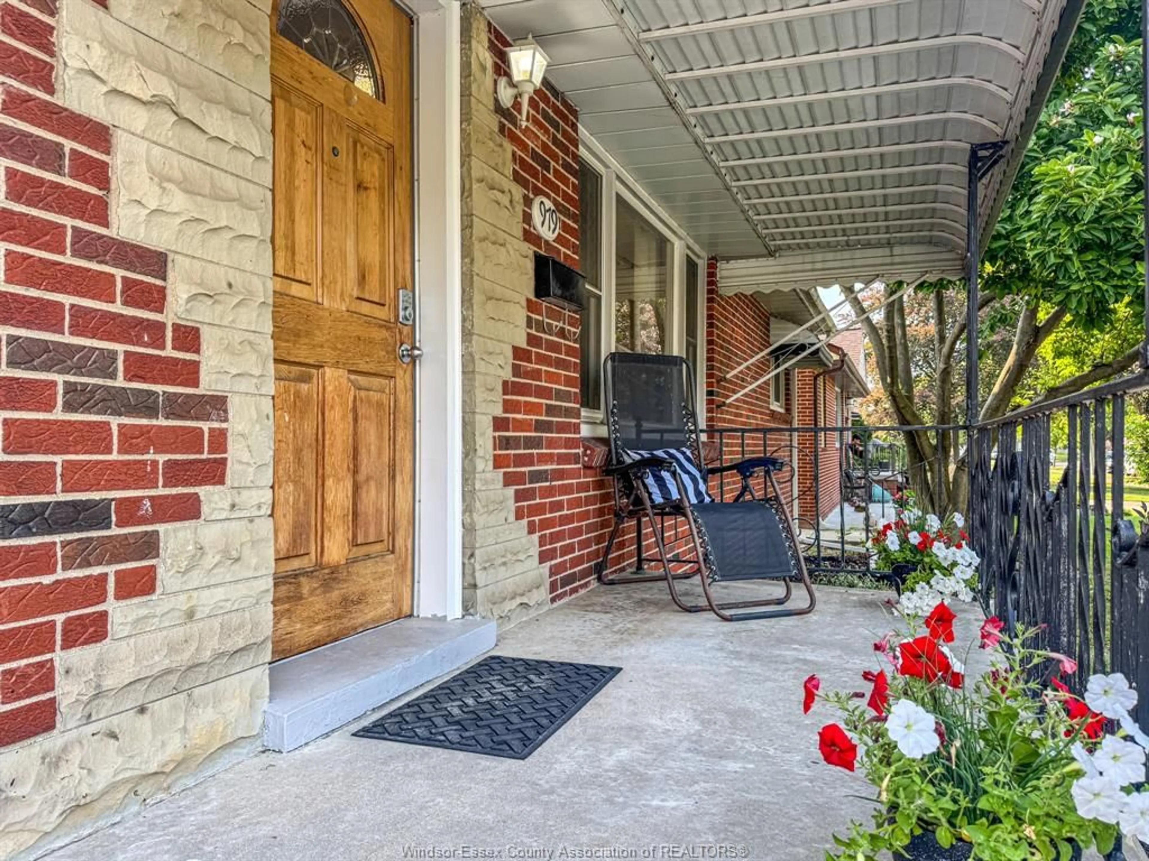 Unknown for 979 BELLEPERCHE PLACE, Windsor Ontario N8S 3C2