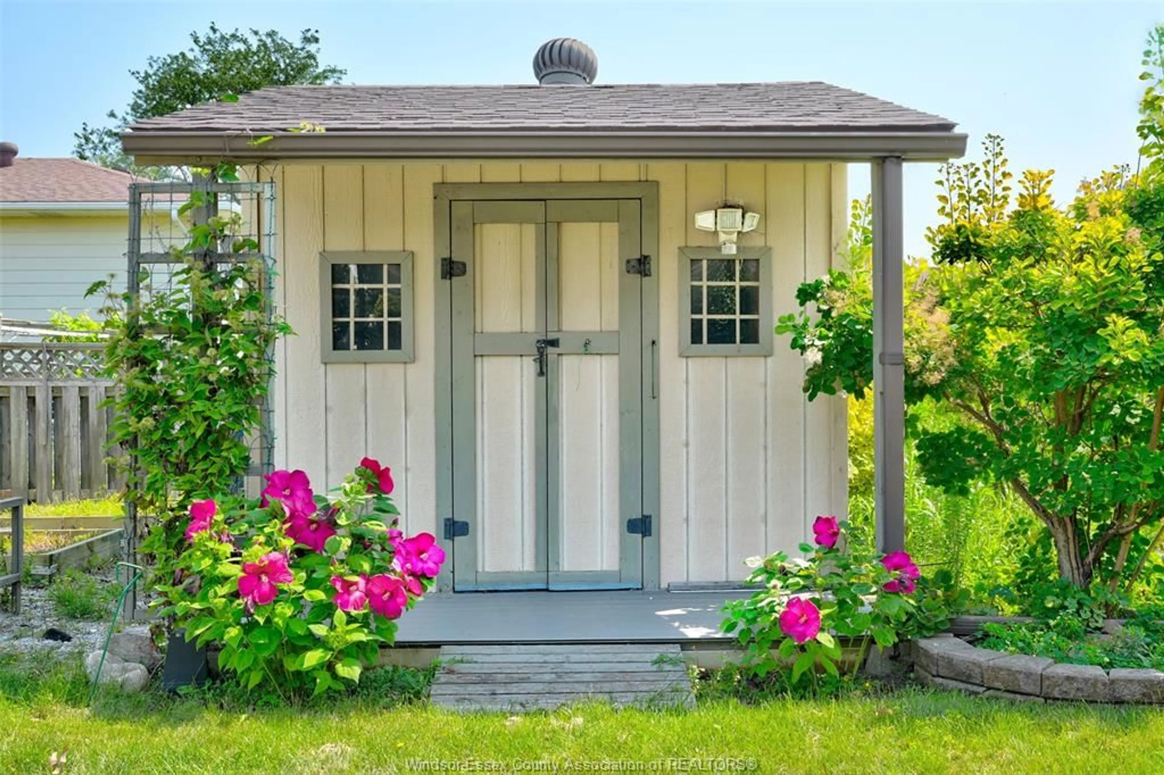 Shed for 2036 LESPERANCE Rd, Tecumseh Ontario N8N 2N4