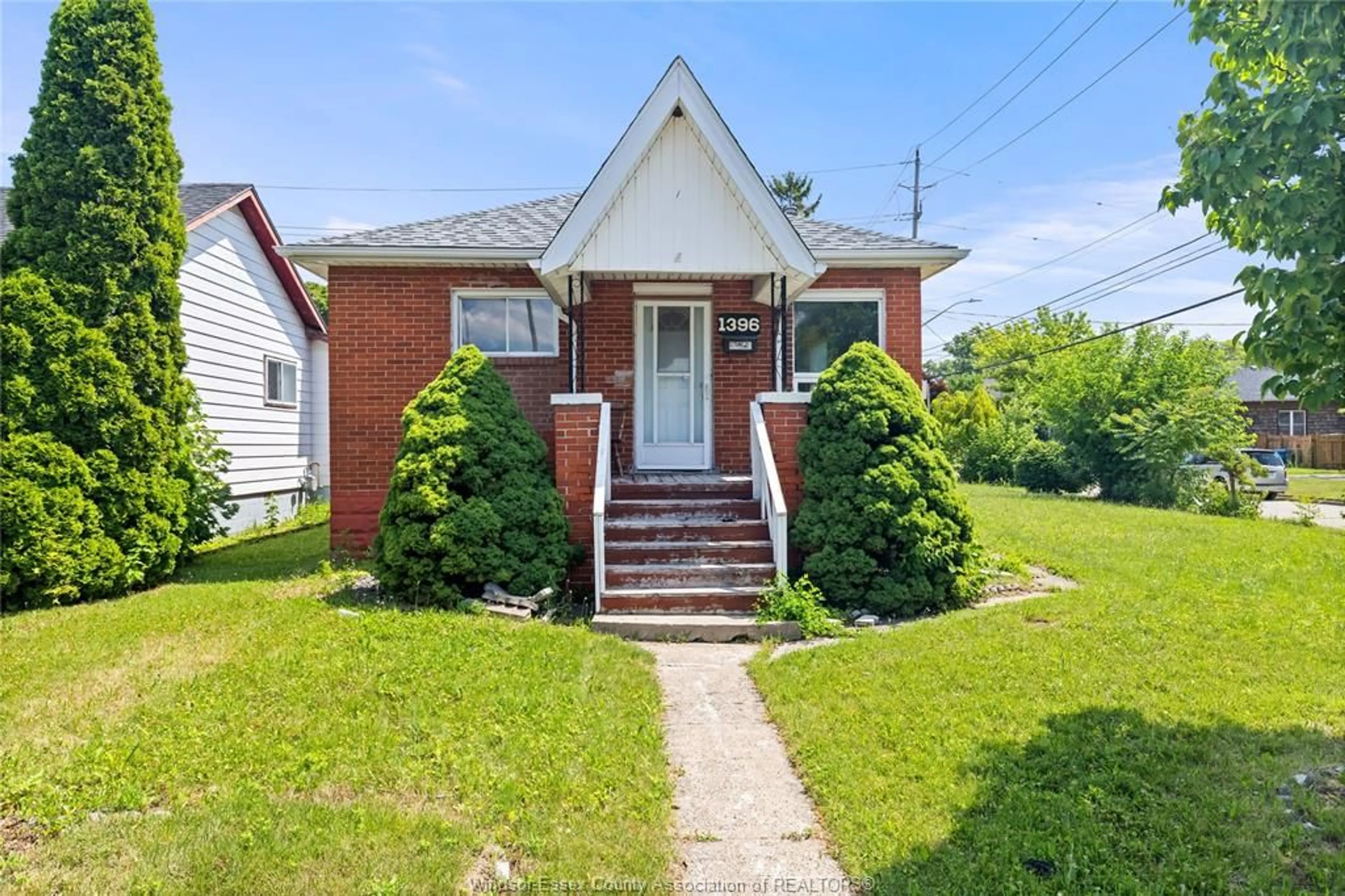 Home with brick exterior material, street for 1396 JANETTE, Windsor Ontario N8X 1Y8