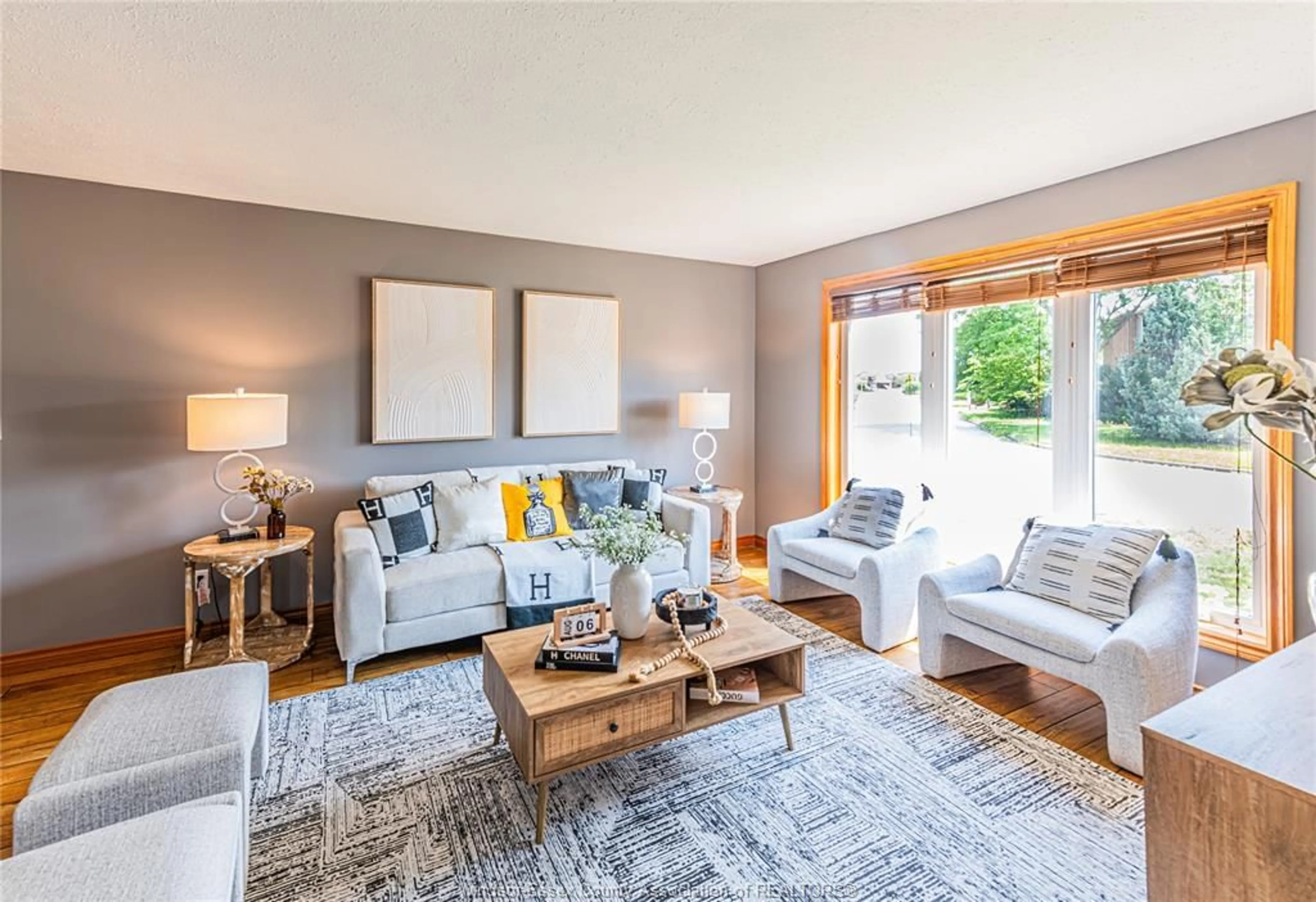 Living room with furniture, unknown for 120 HAMPTON Cres, Windsor Ontario N9E 4M5