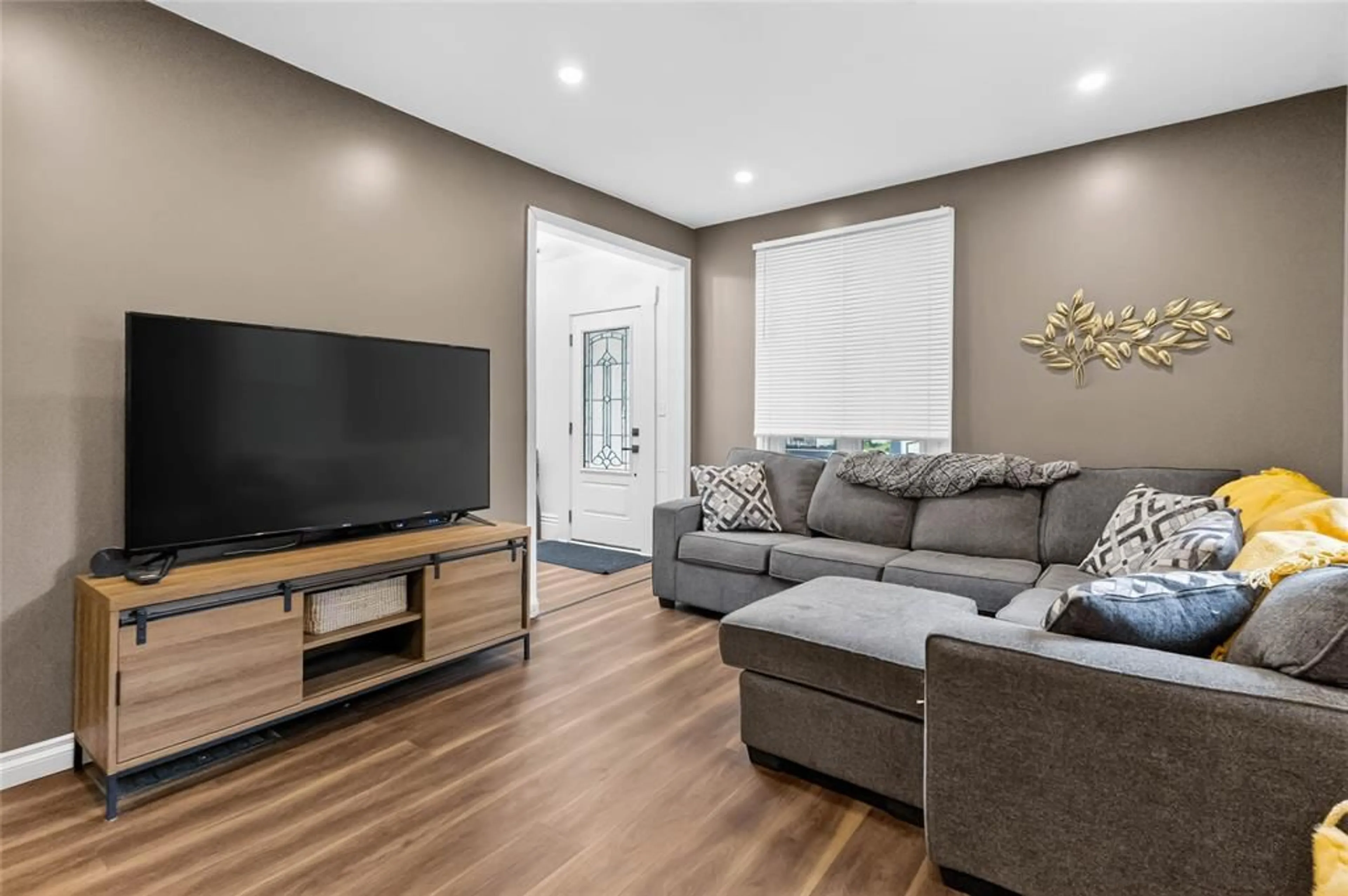 Living room with furniture, unknown for 174 FURNIVAL Rd, Rodney Ontario N0L 2C0