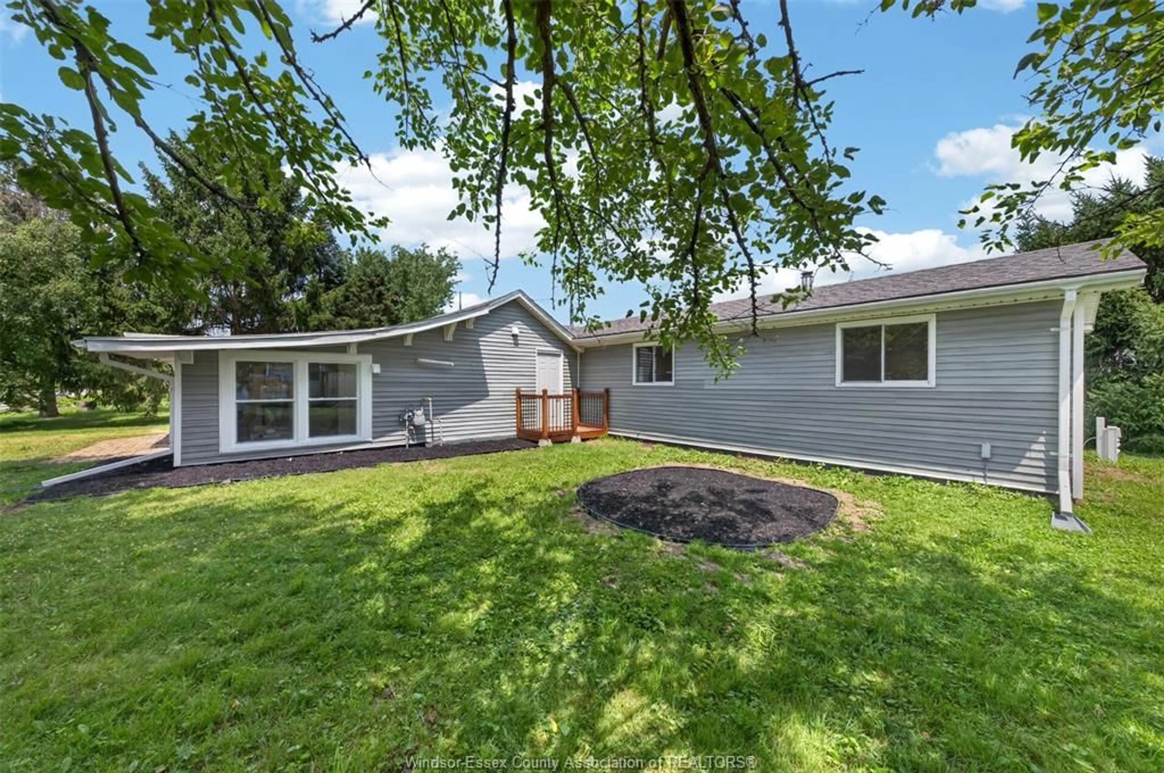 Patio, street for 134 WINDSOR Ave, Harrow Ontario N0R 1G0