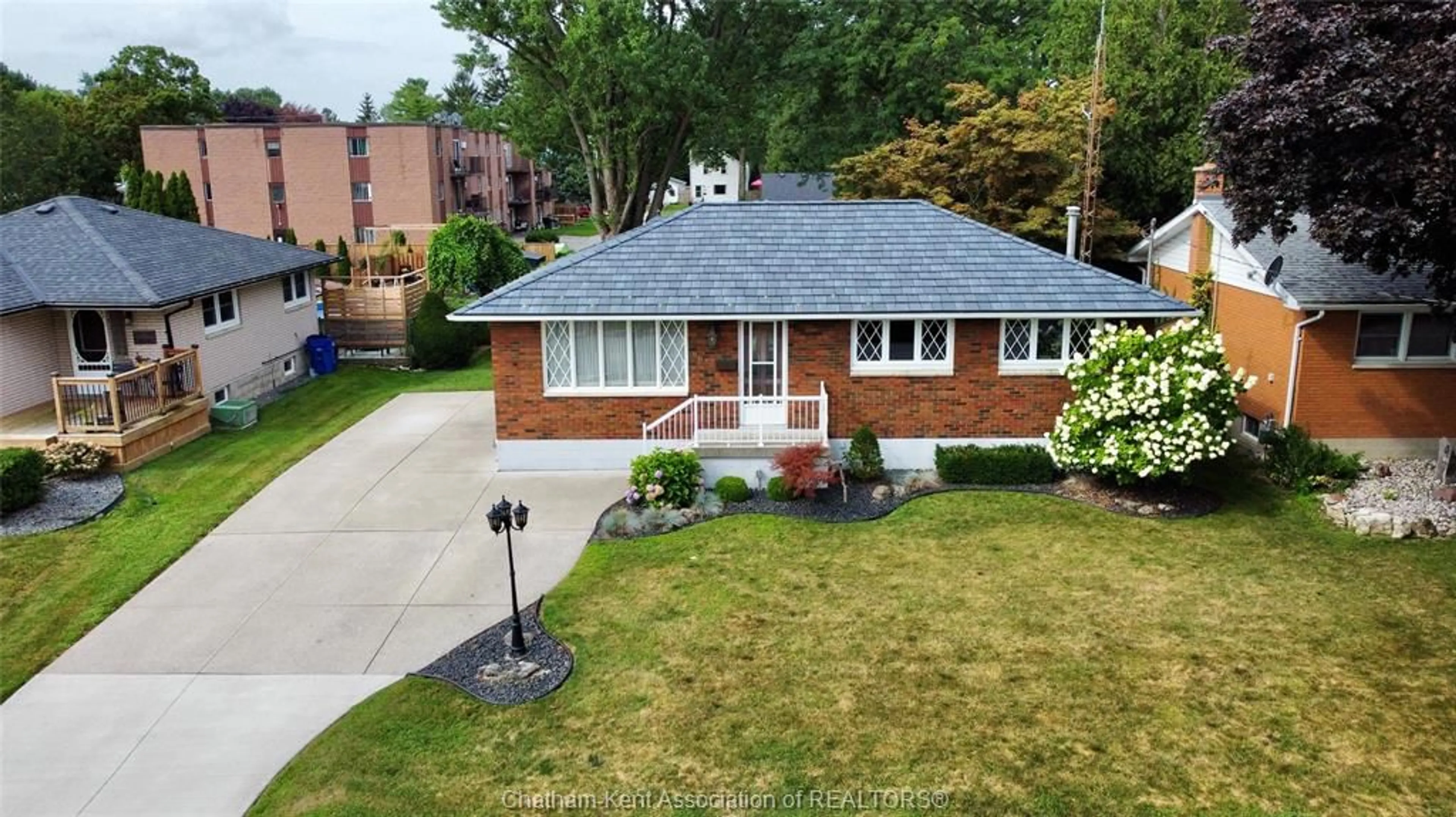 A pic from outside/outdoor area/front of a property/back of a property/a pic from drone, street for 90 Coverdale St, Chatham Ontario N7L 2T9